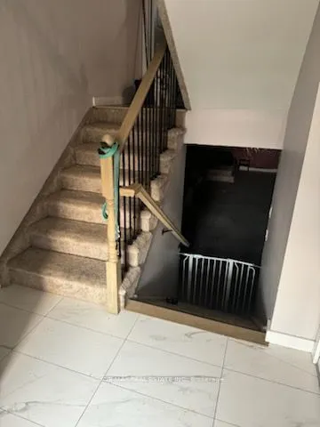 22 Summit Crescent