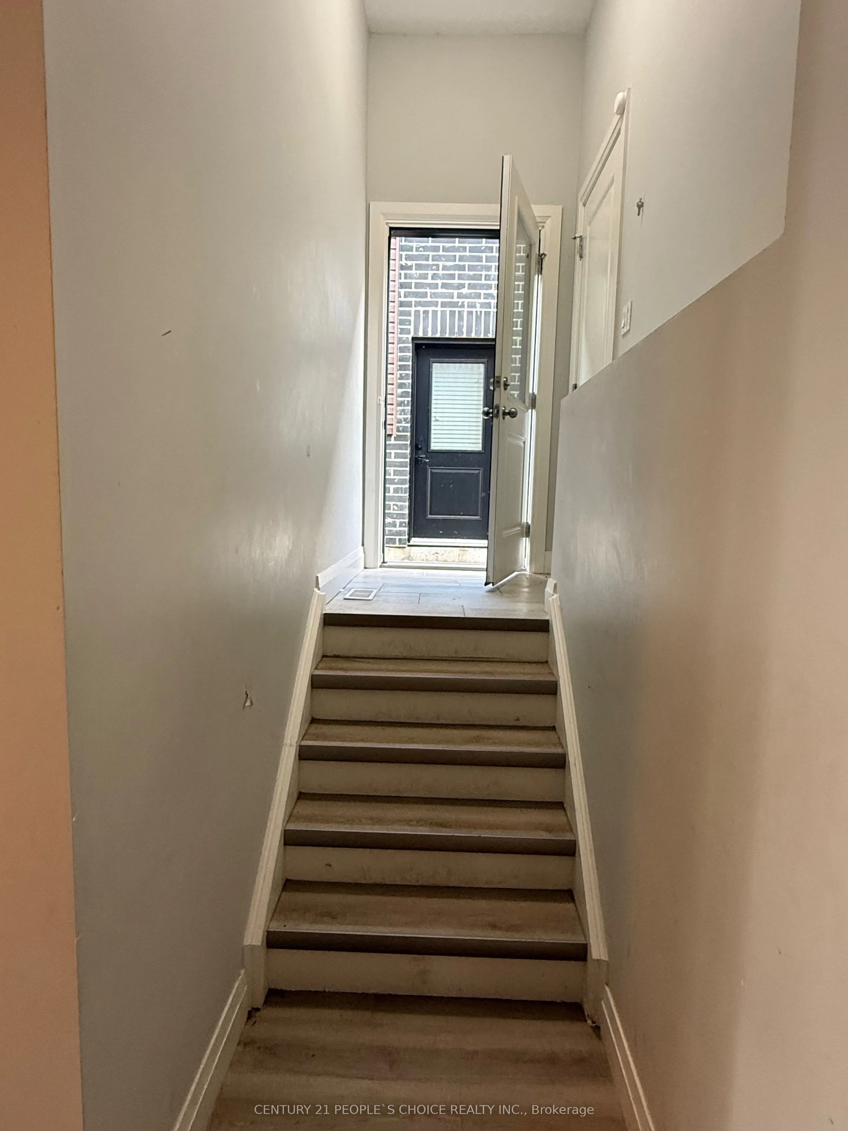 562 Fairway Drive, #Bsmt