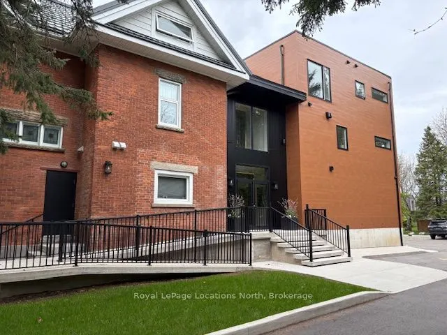 20 Alice Street E, #4