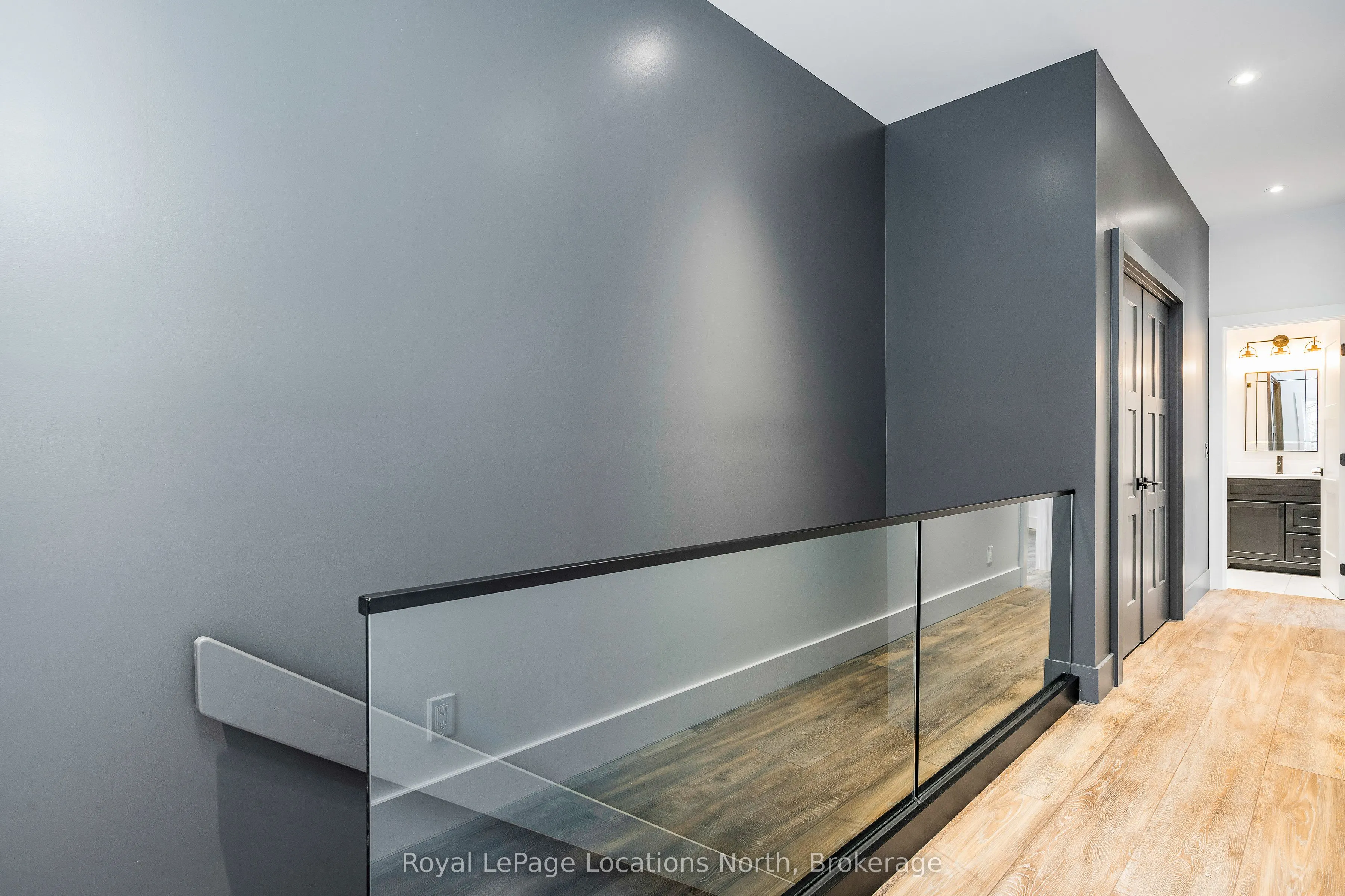 20 Alice Street E, #4