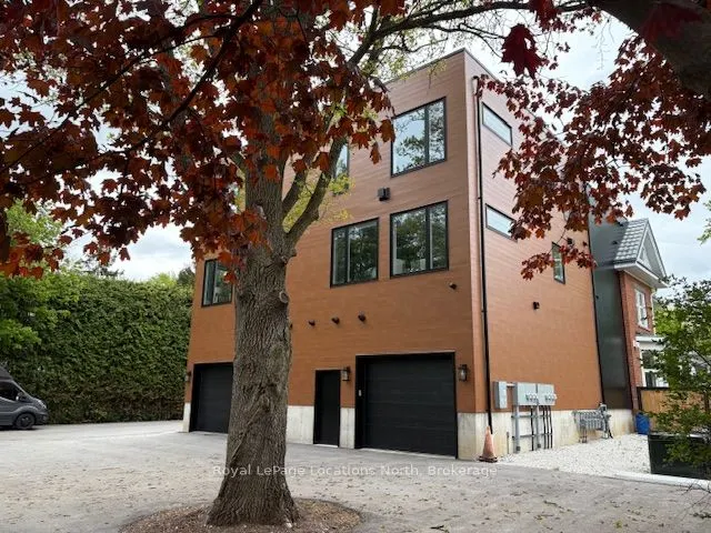 20 Alice Street E, #4