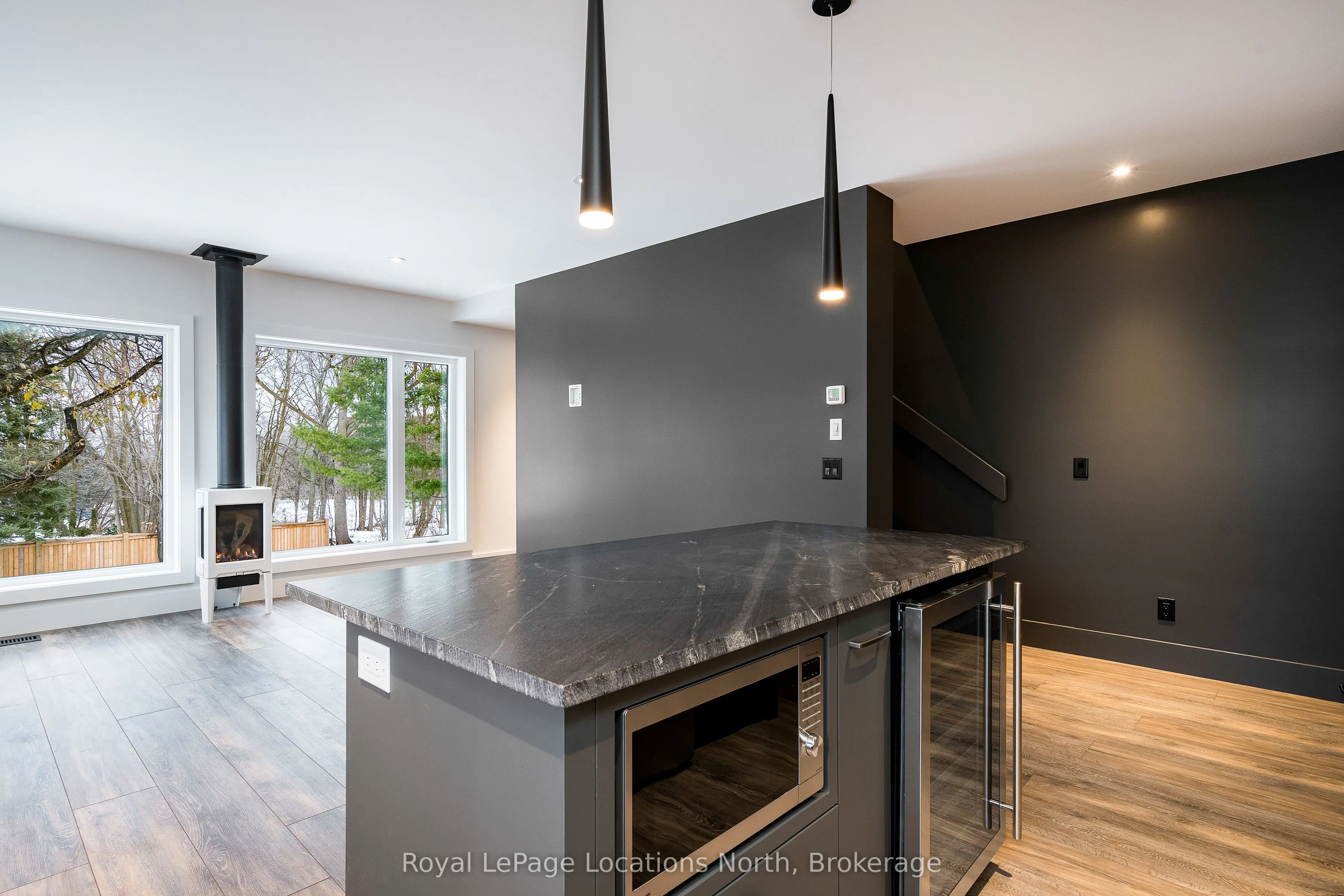 20 Alice Street E, #4