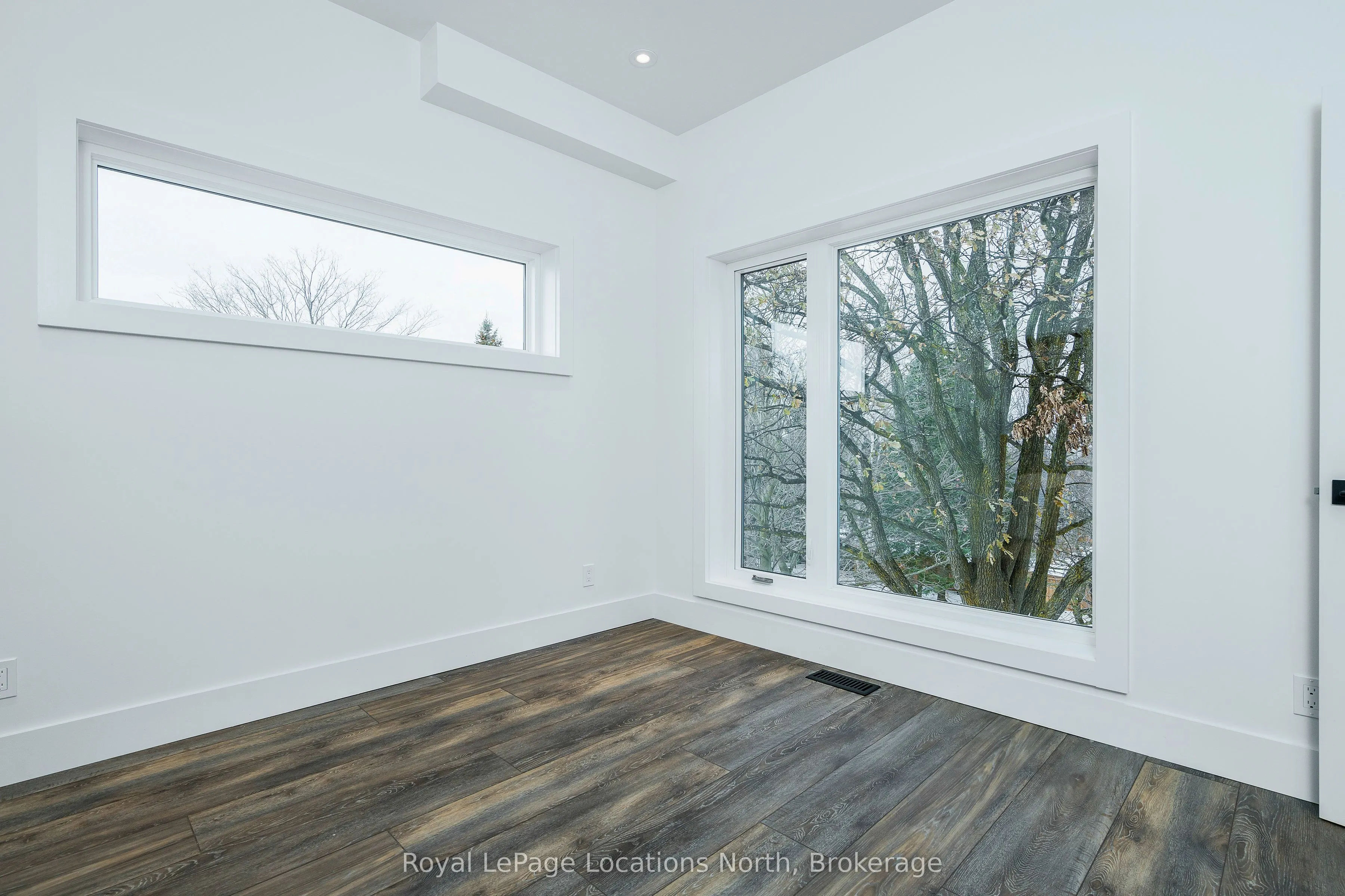 20 Alice Street E, #4