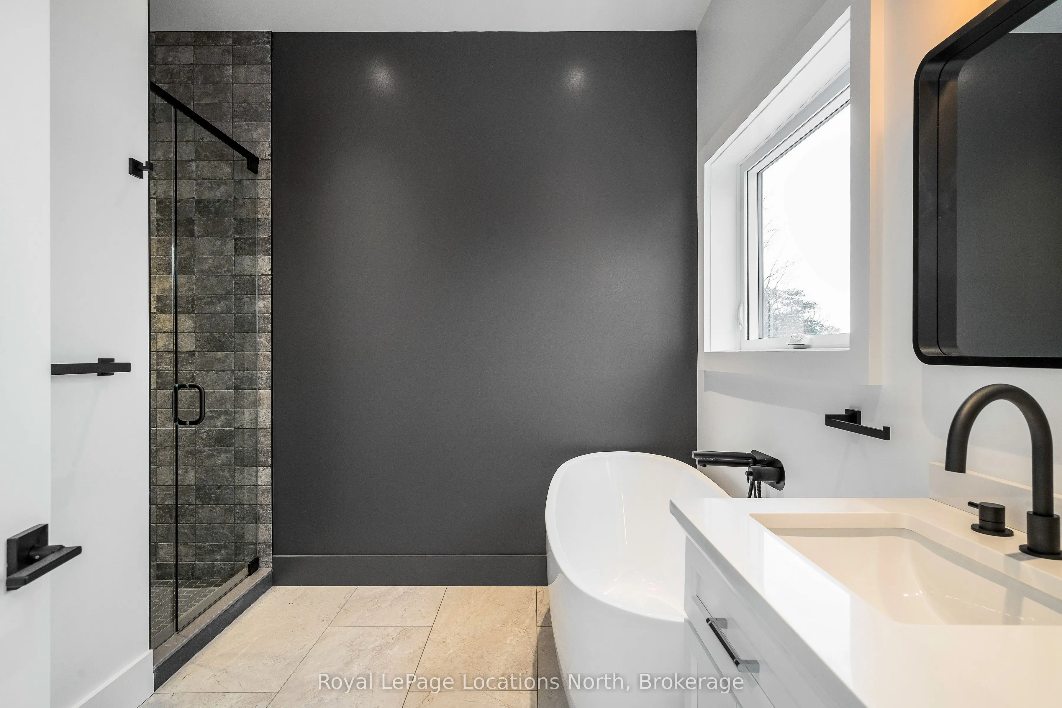 20 Alice Street E, #4