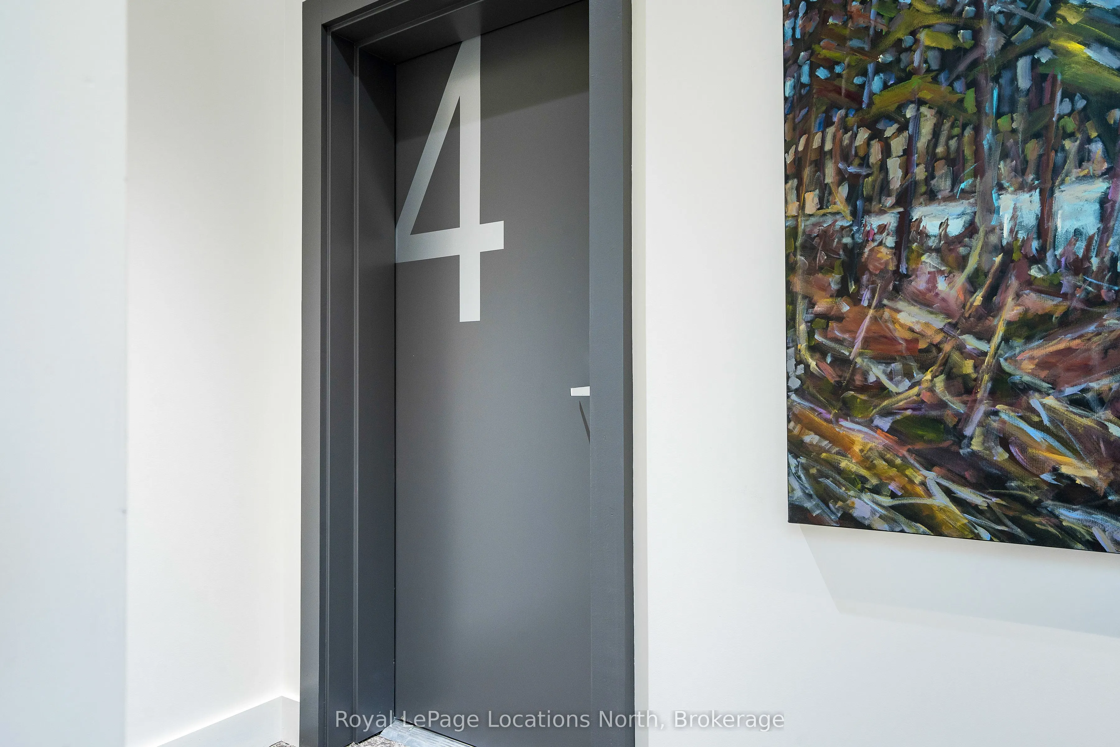 20 Alice Street E, #4