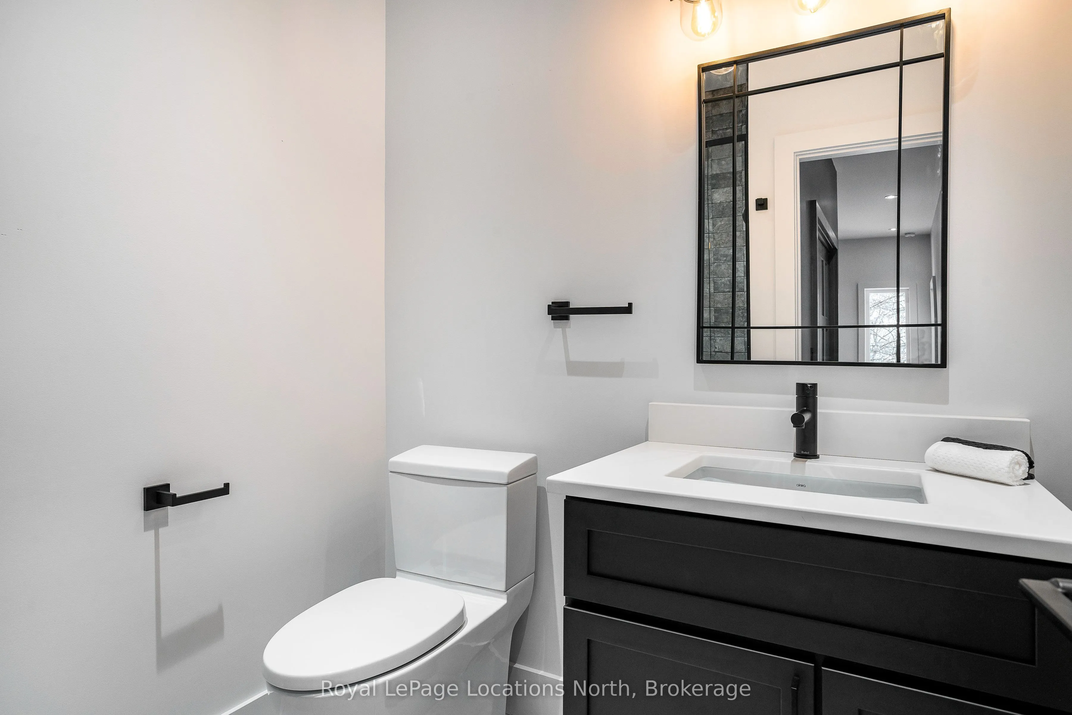 20 Alice Street E, #4