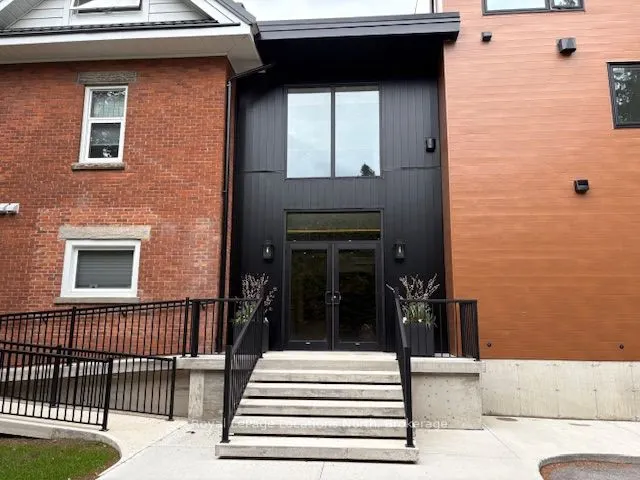 20 Alice Street E, #4