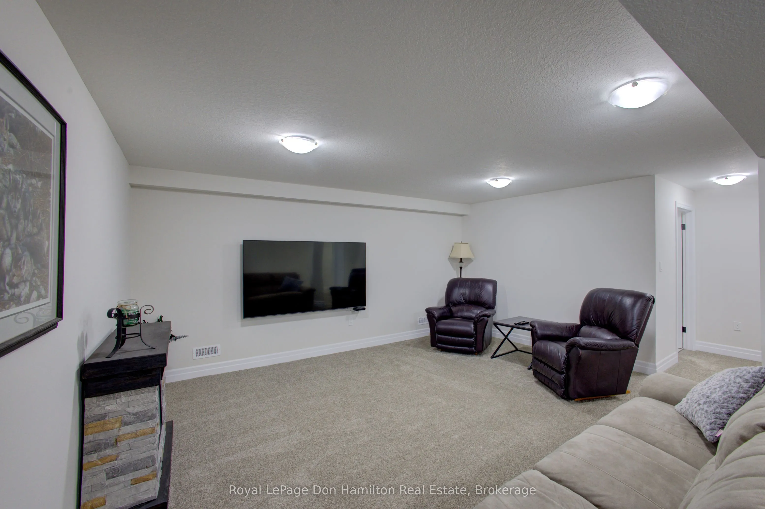 654 Wray Avenue S