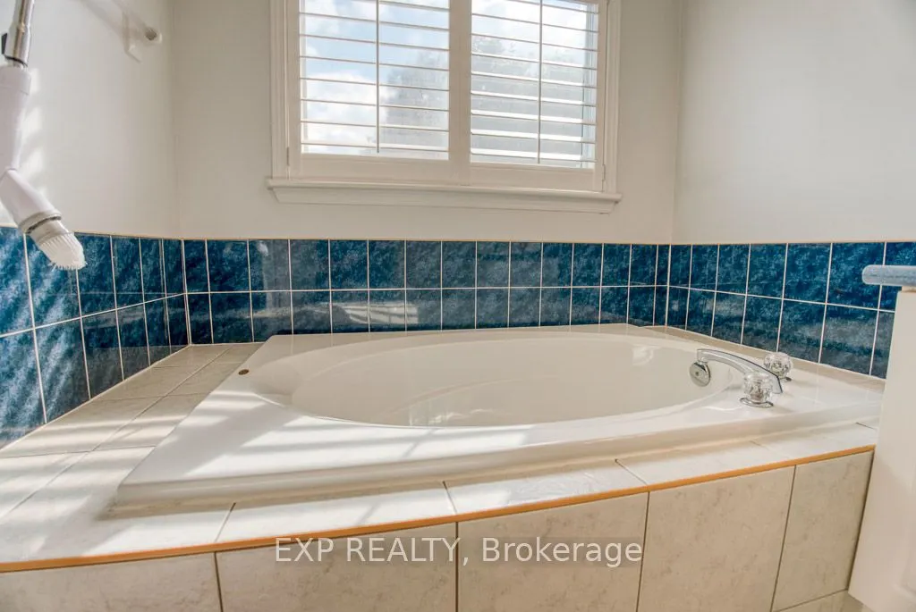 4626 OGILVIE Walk Crescent