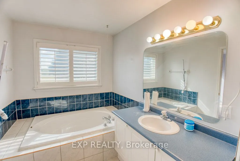 4626 OGILVIE Walk Crescent