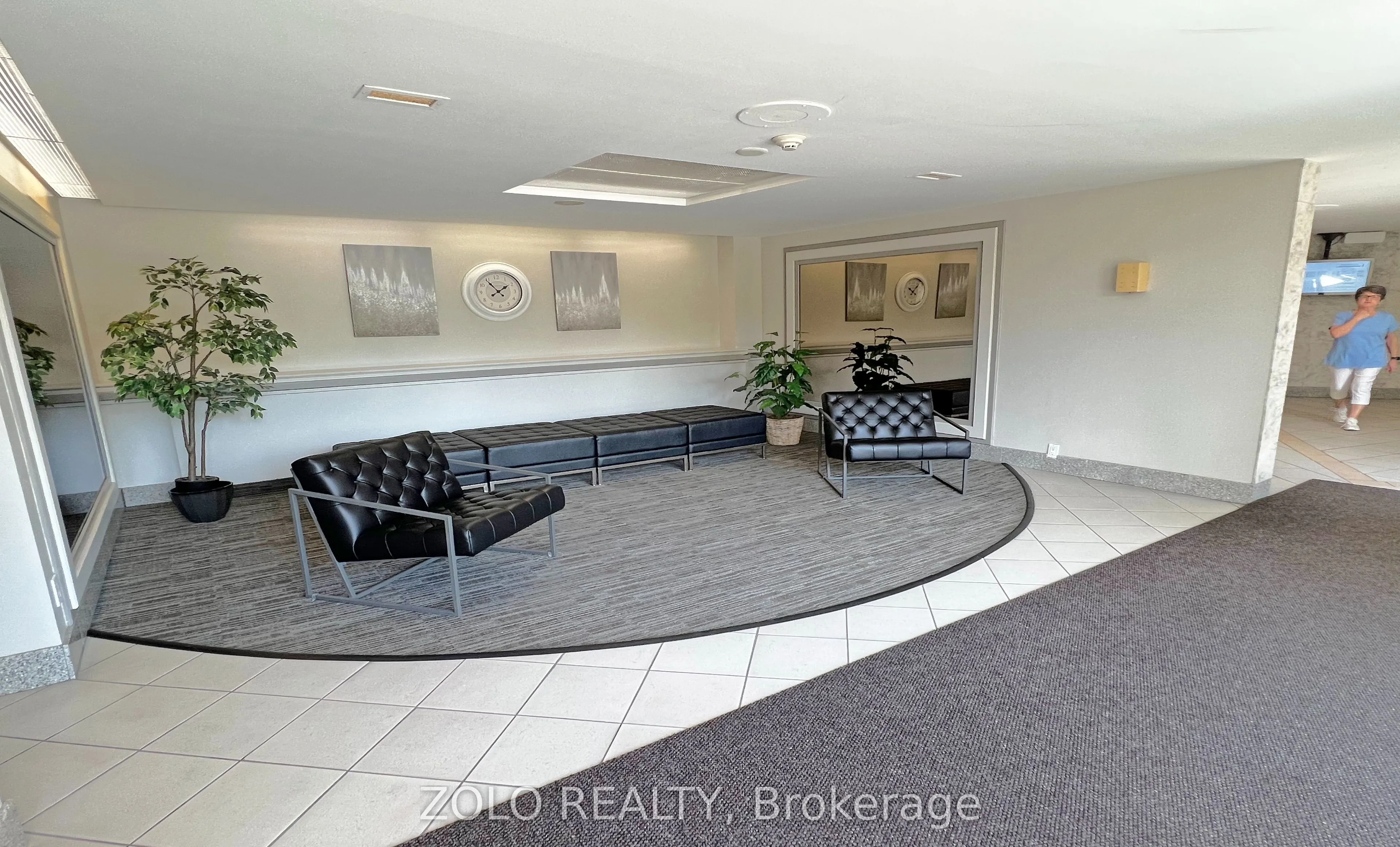 915 Elmsmere Road, #1011