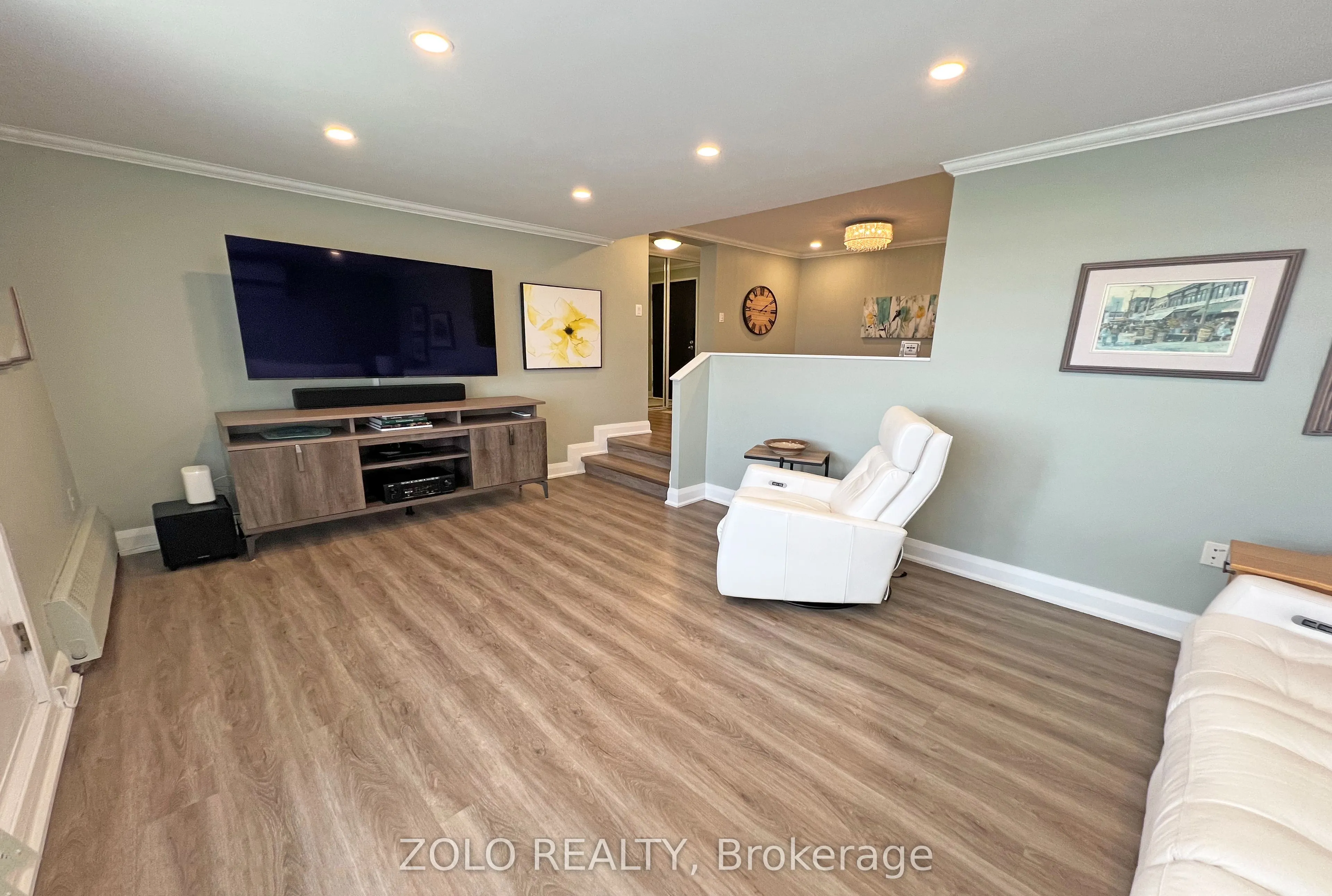 915 Elmsmere Road, #1011