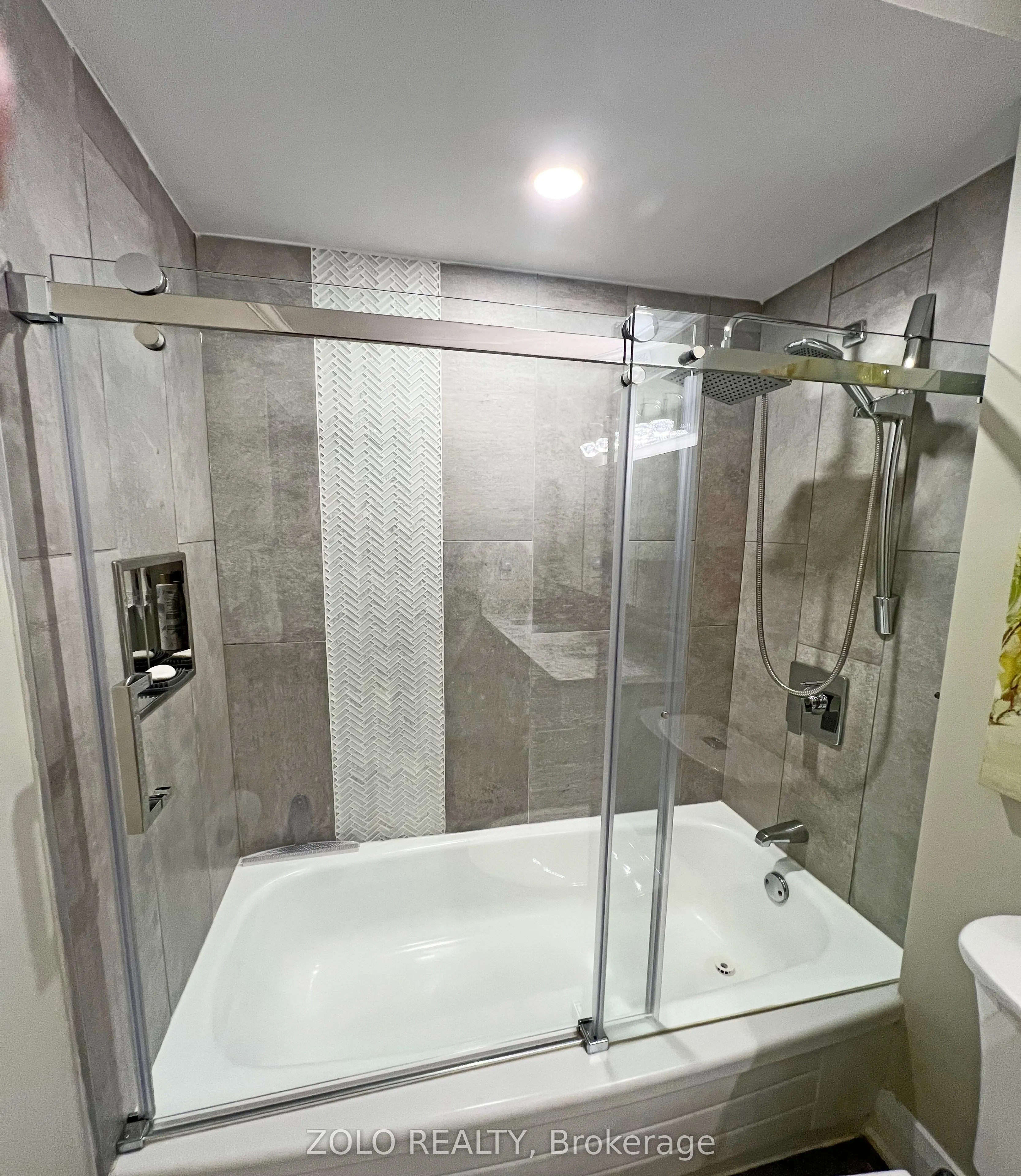 915 Elmsmere Road, #1011