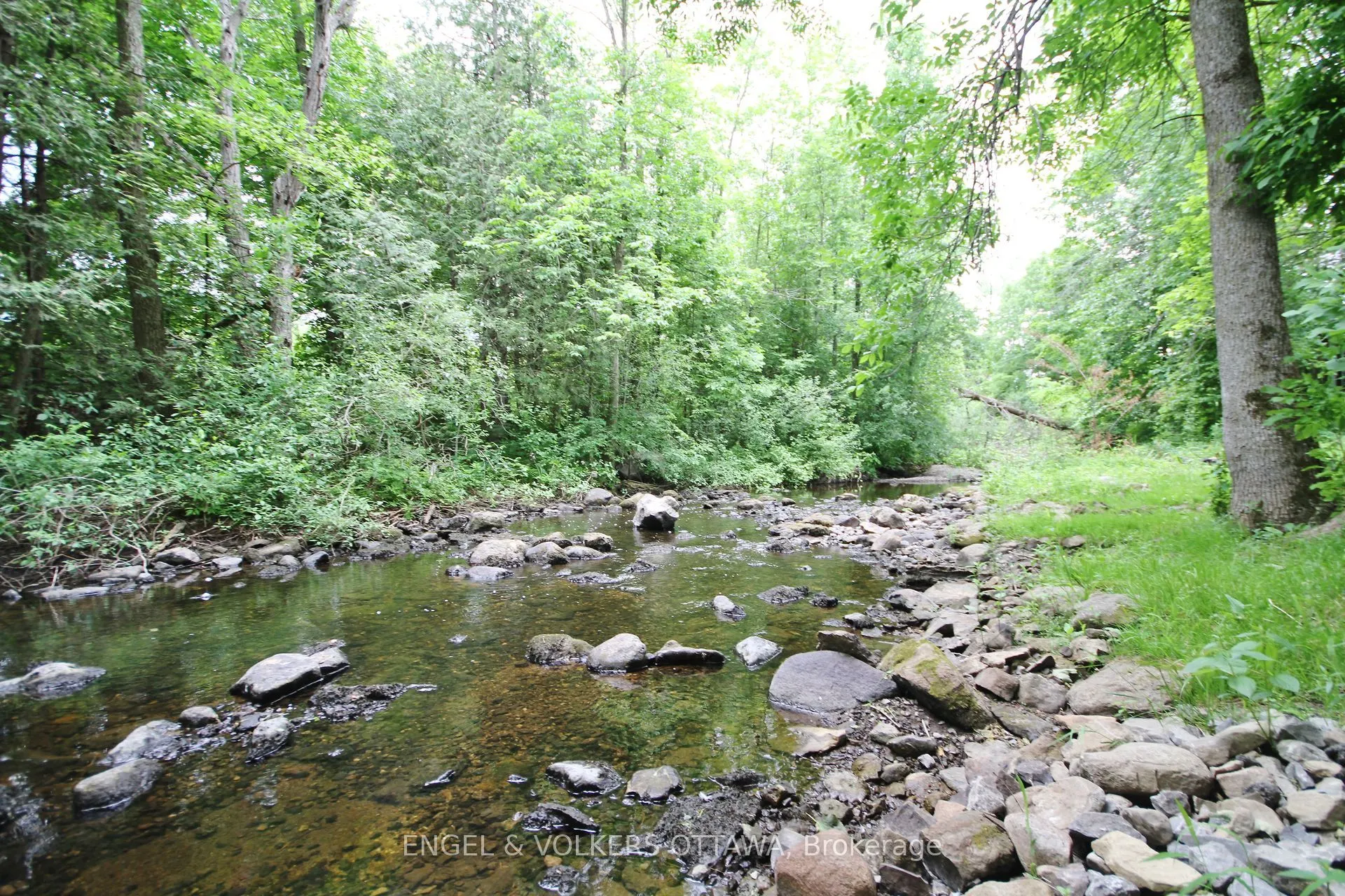 3000/2980 ROGER STEVENS Drive