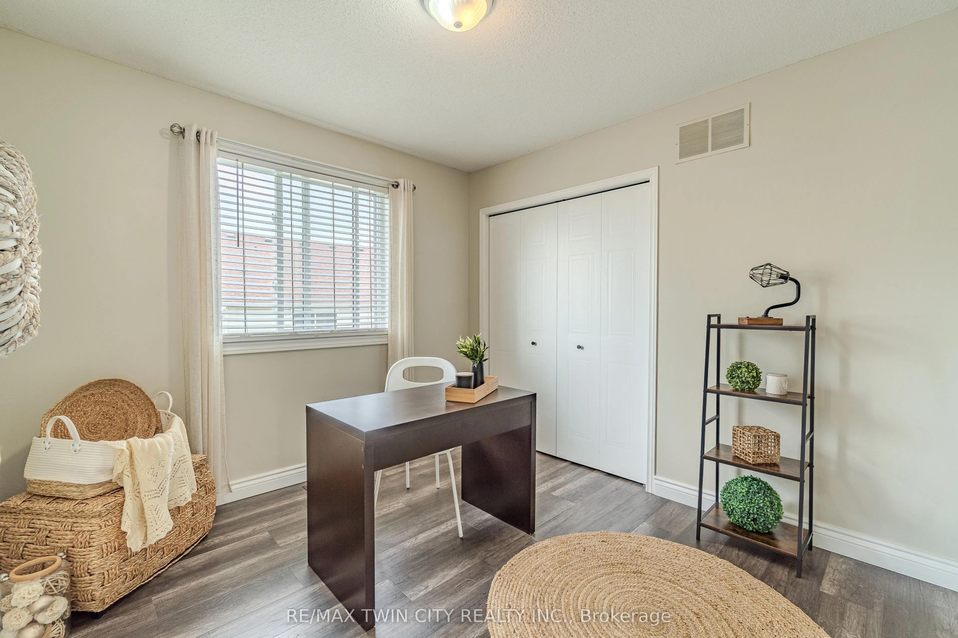 111 Amanda Walk