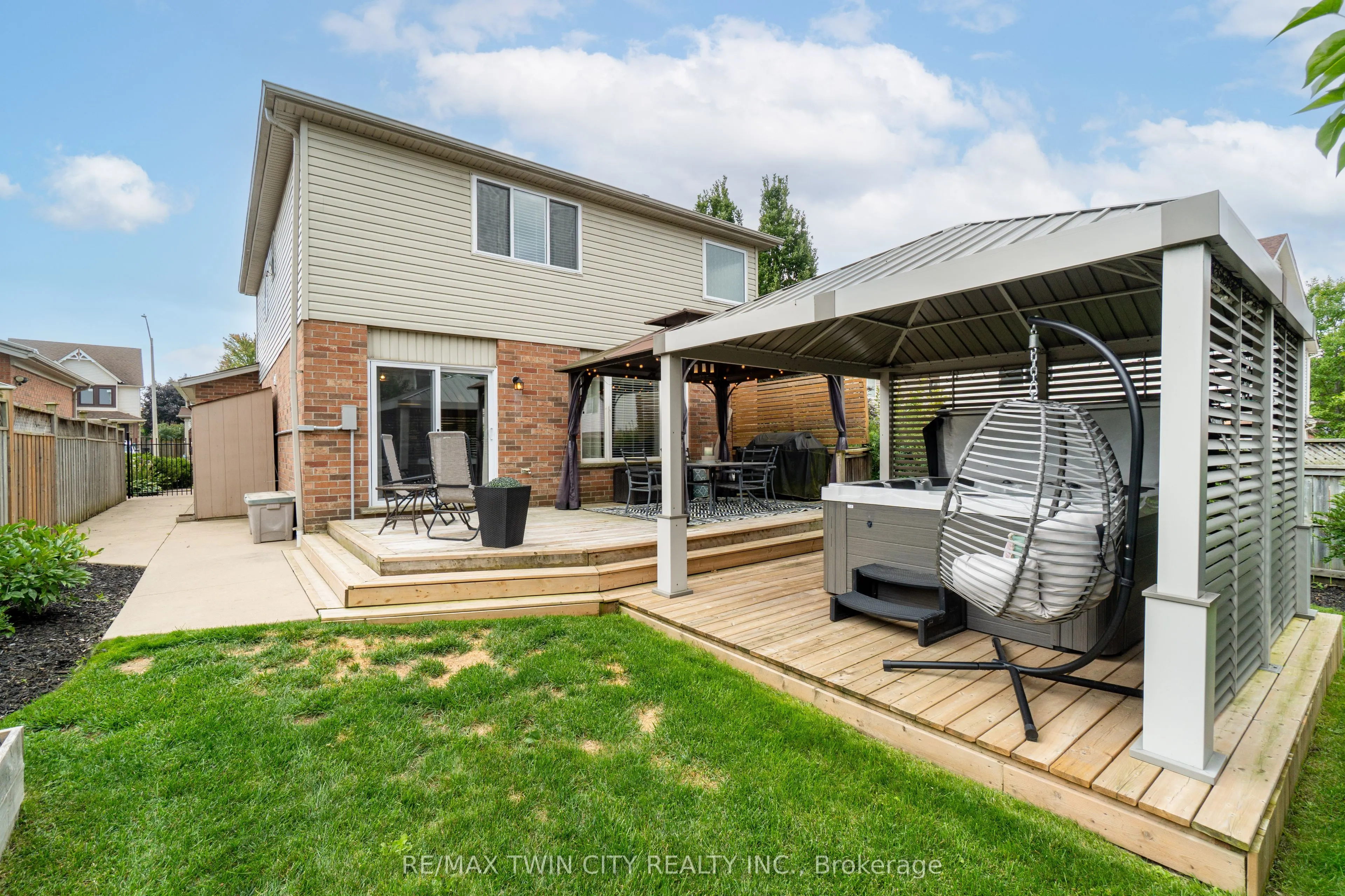 111 Amanda Walk