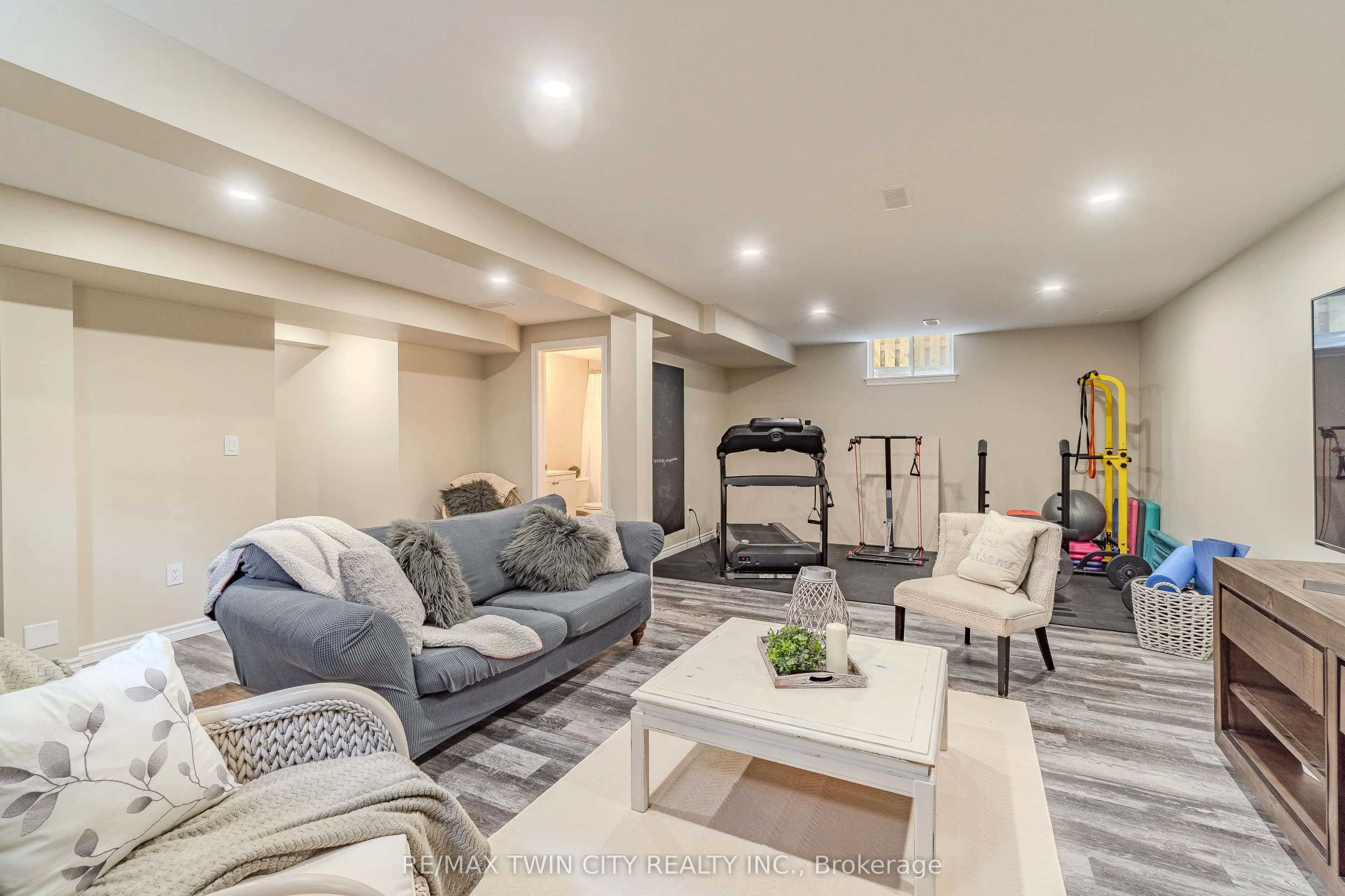 111 Amanda Walk