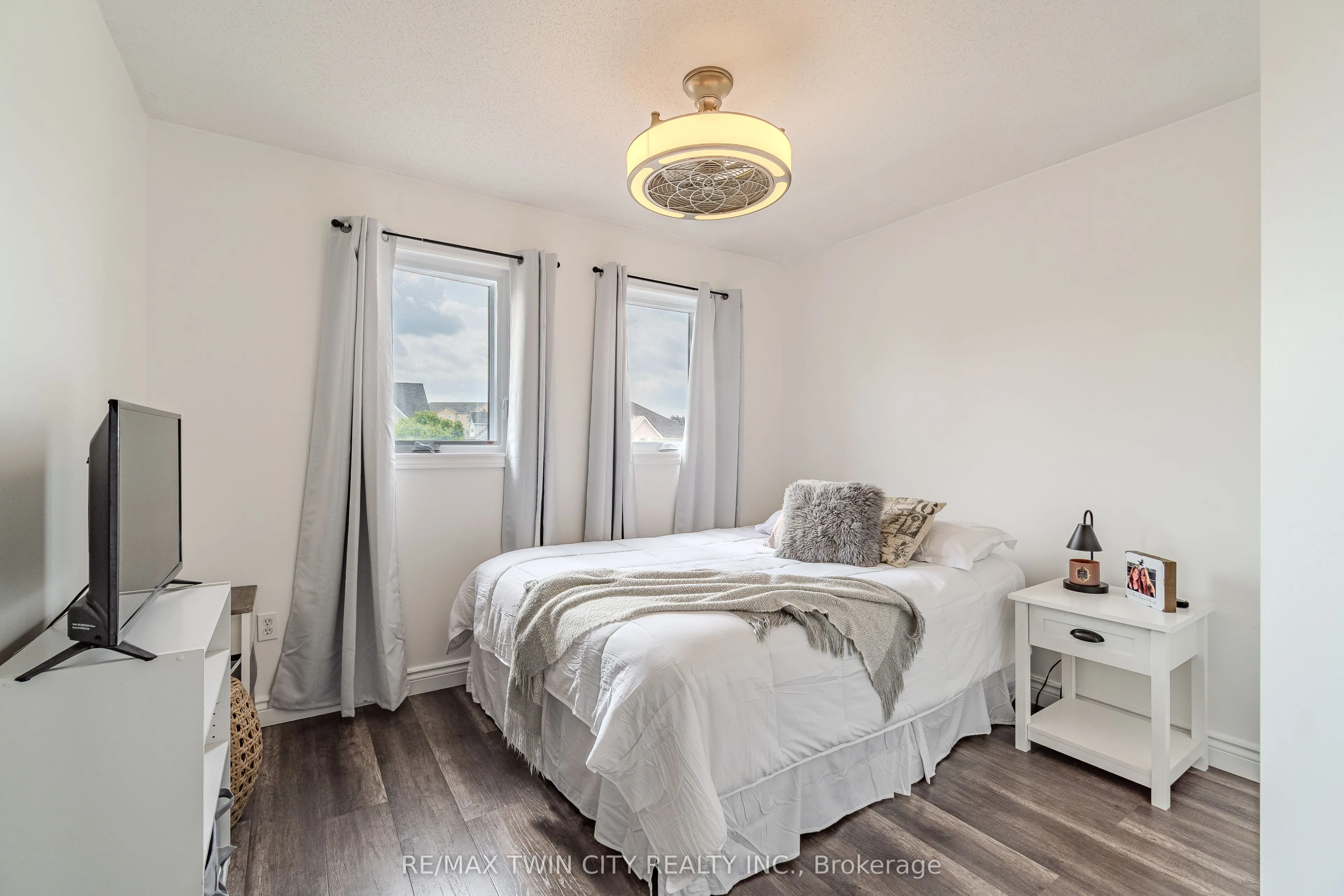 111 Amanda Walk