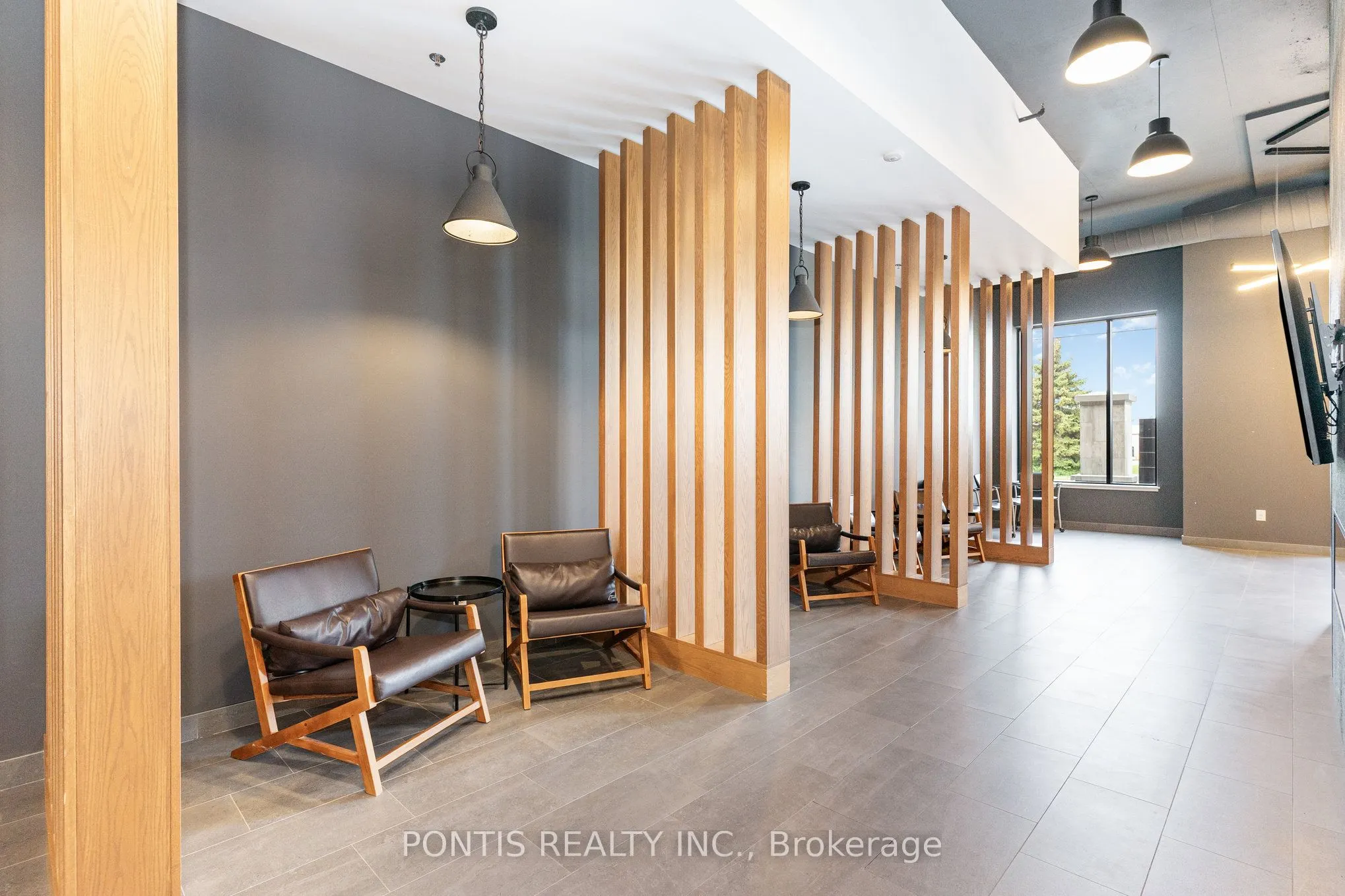 251 Northfield Drive E, #207