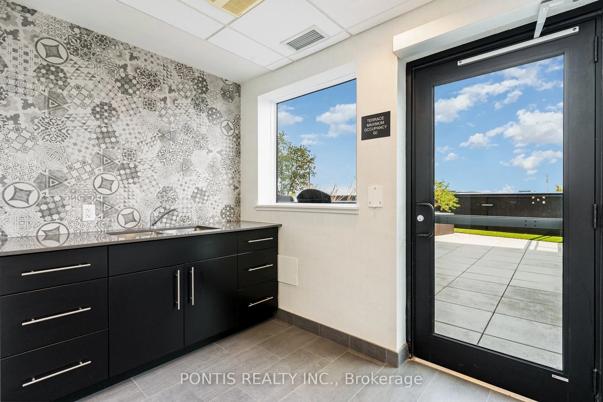 251 Northfield Drive E, #207