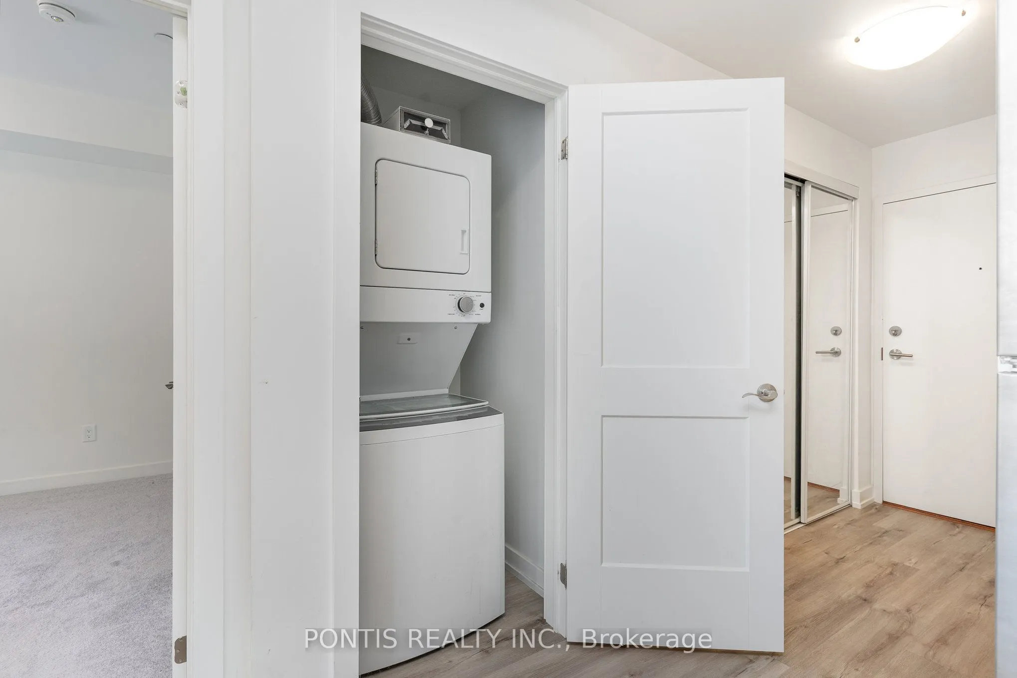 251 Northfield Drive E, #207