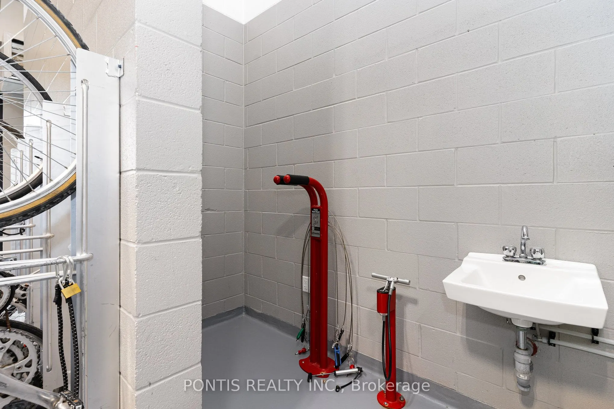 251 Northfield Drive E, #207