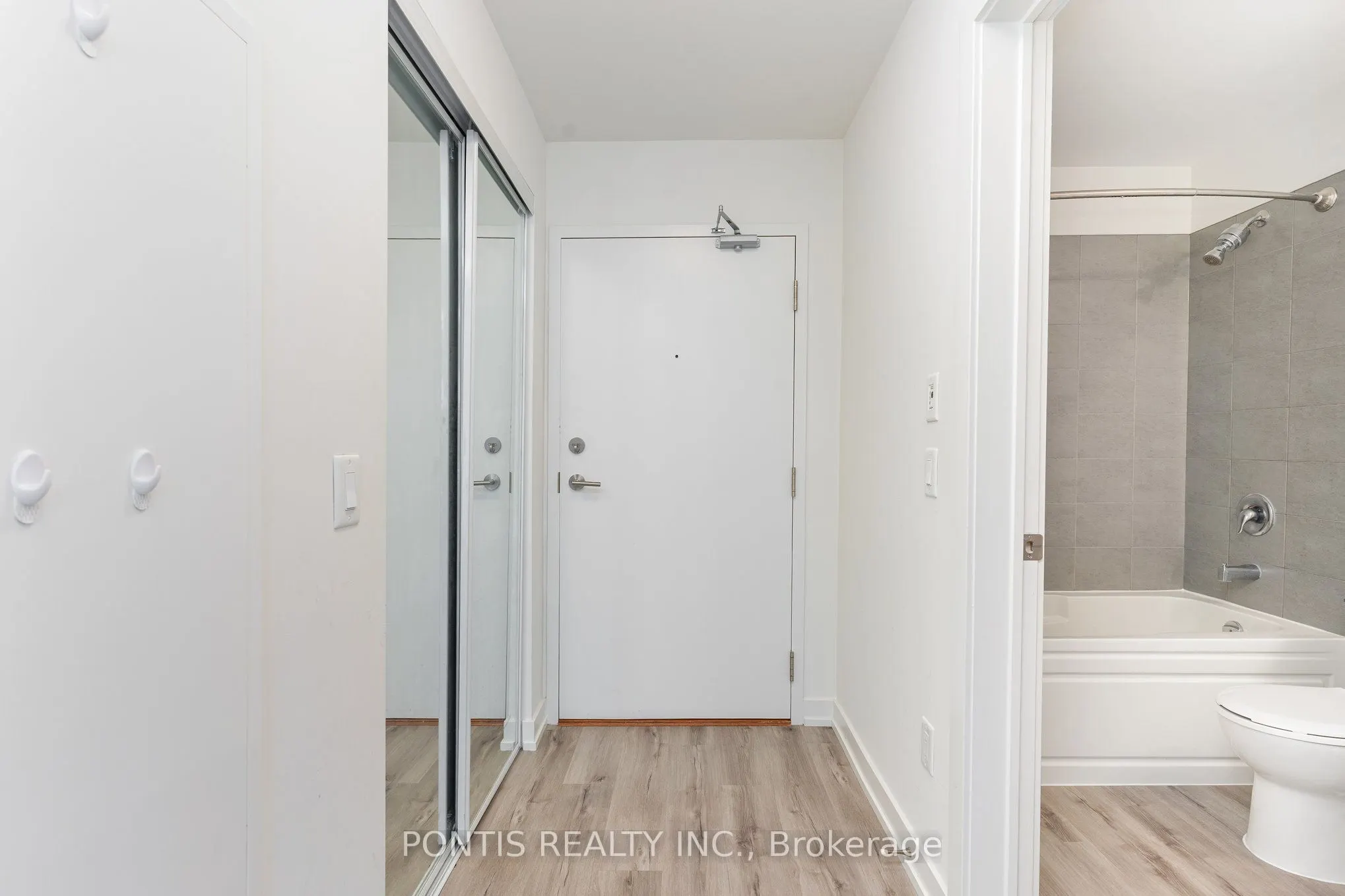 251 Northfield Drive E, #207