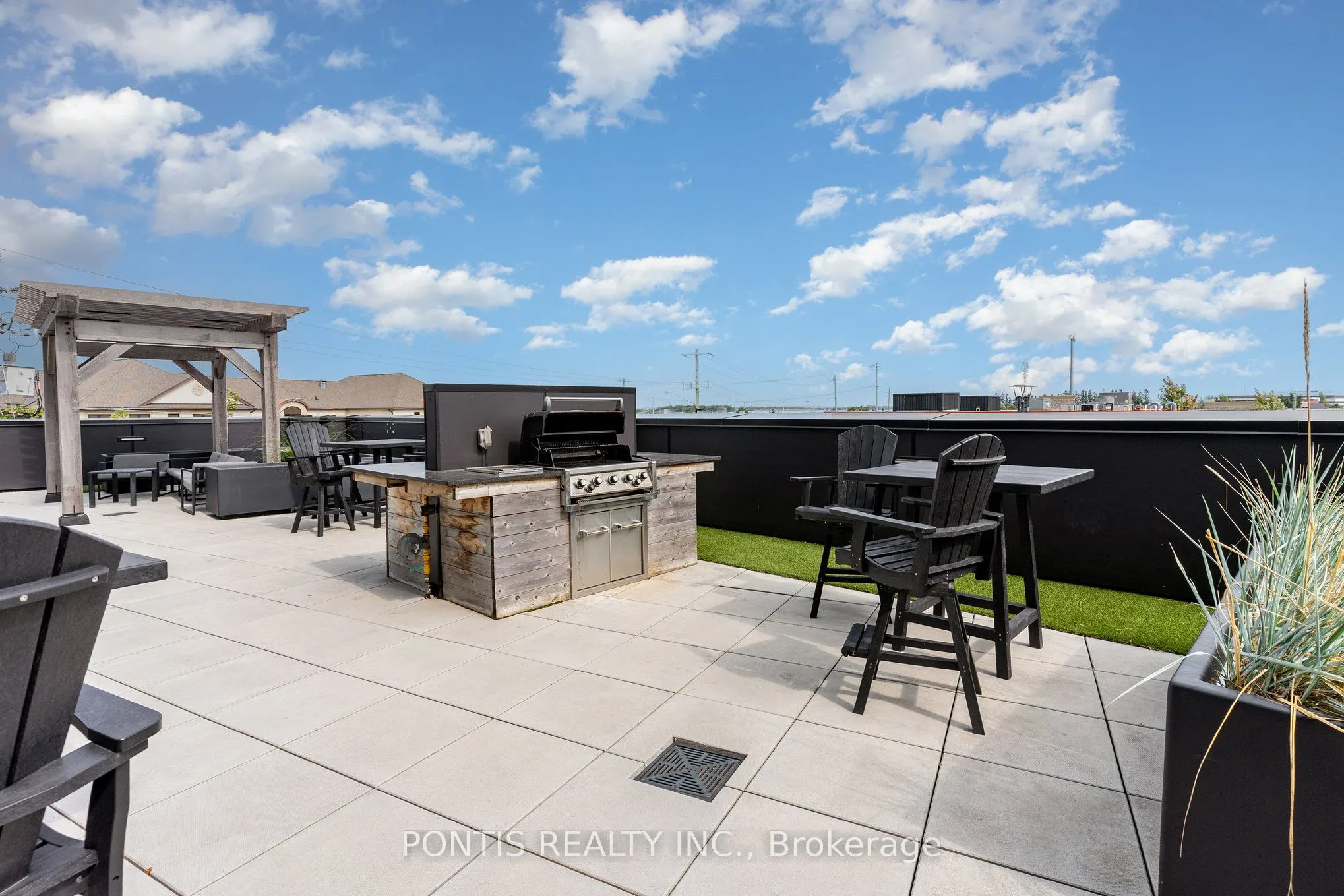 251 Northfield Drive E, #207