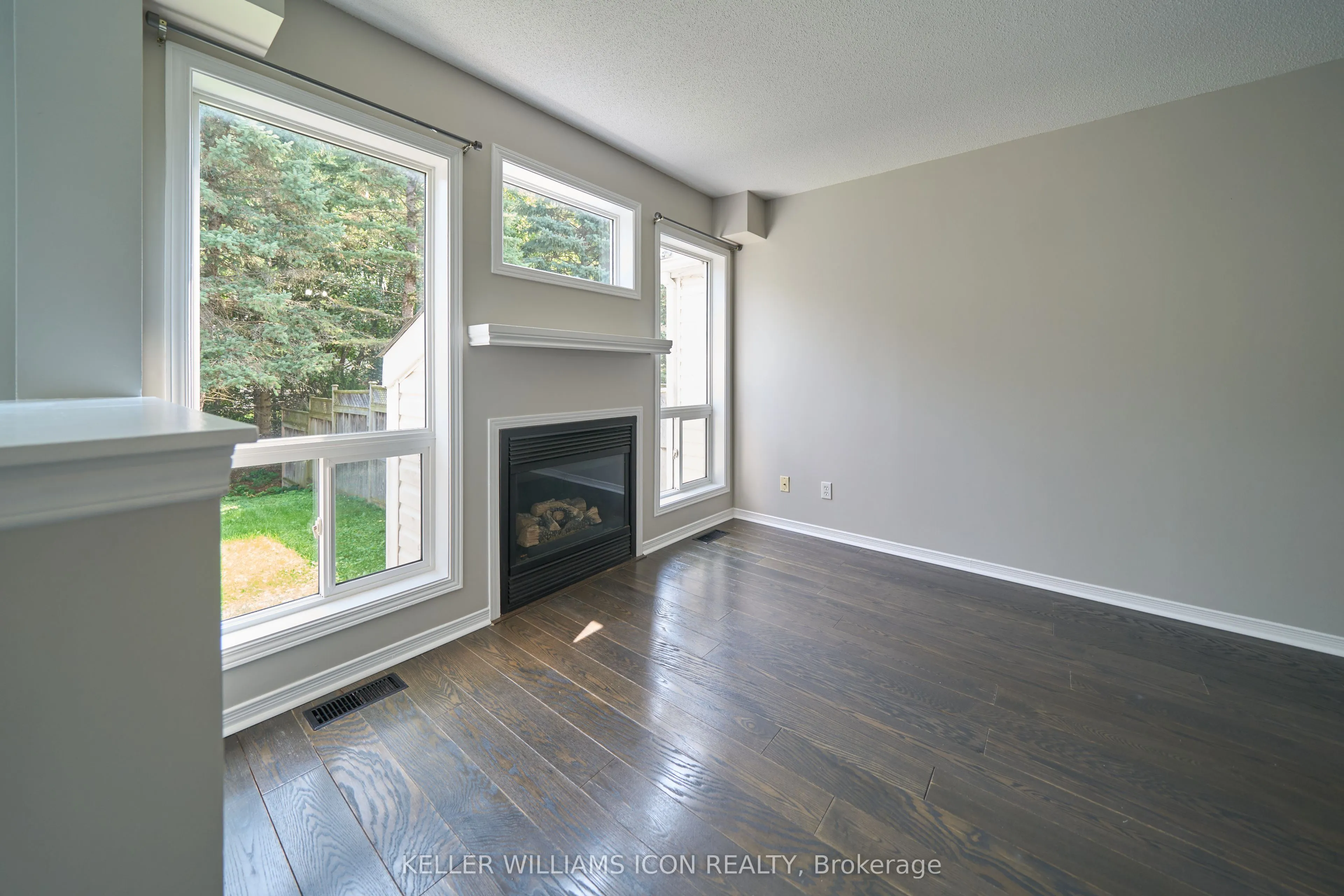 71 Hemlo Crescent