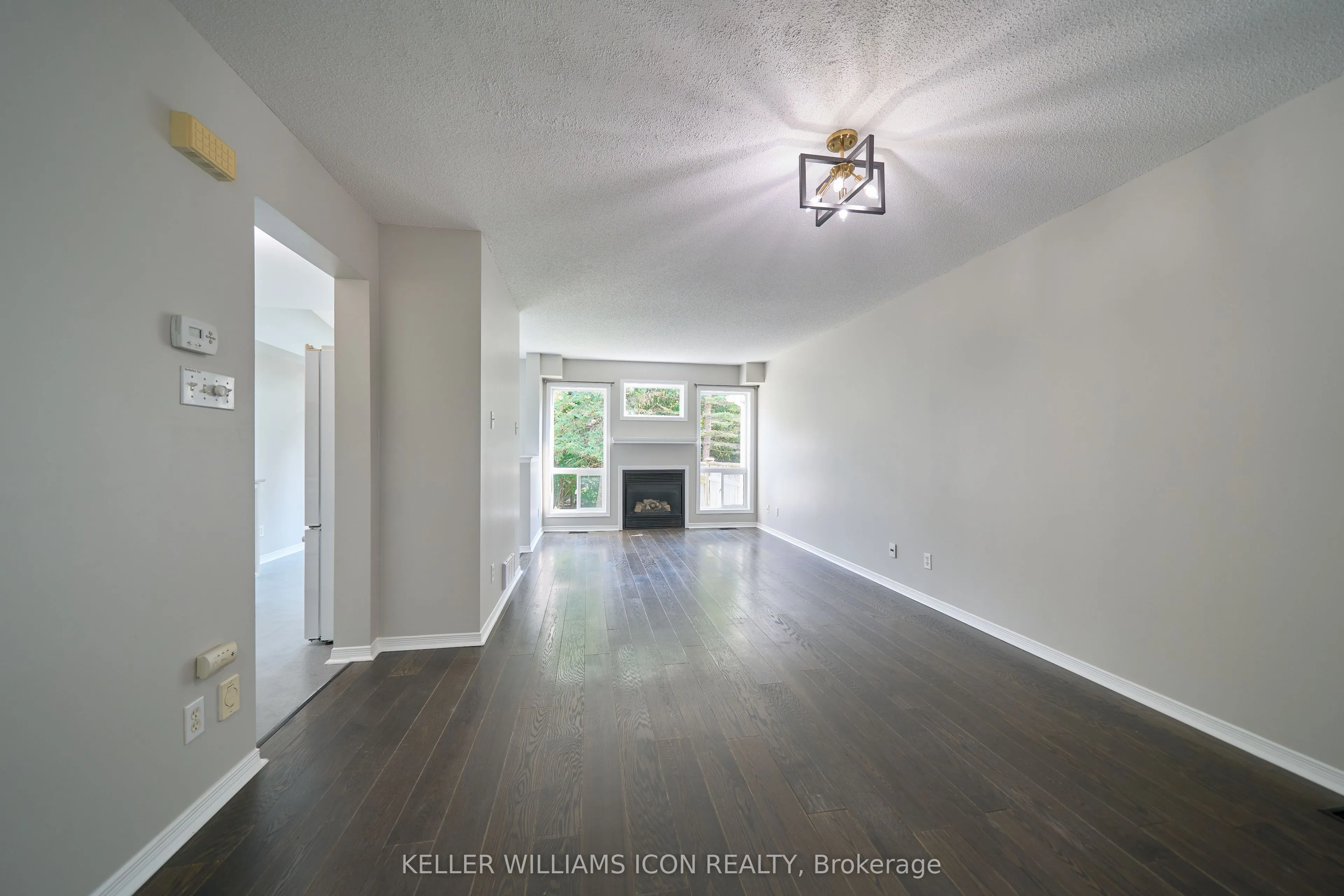 71 Hemlo Crescent