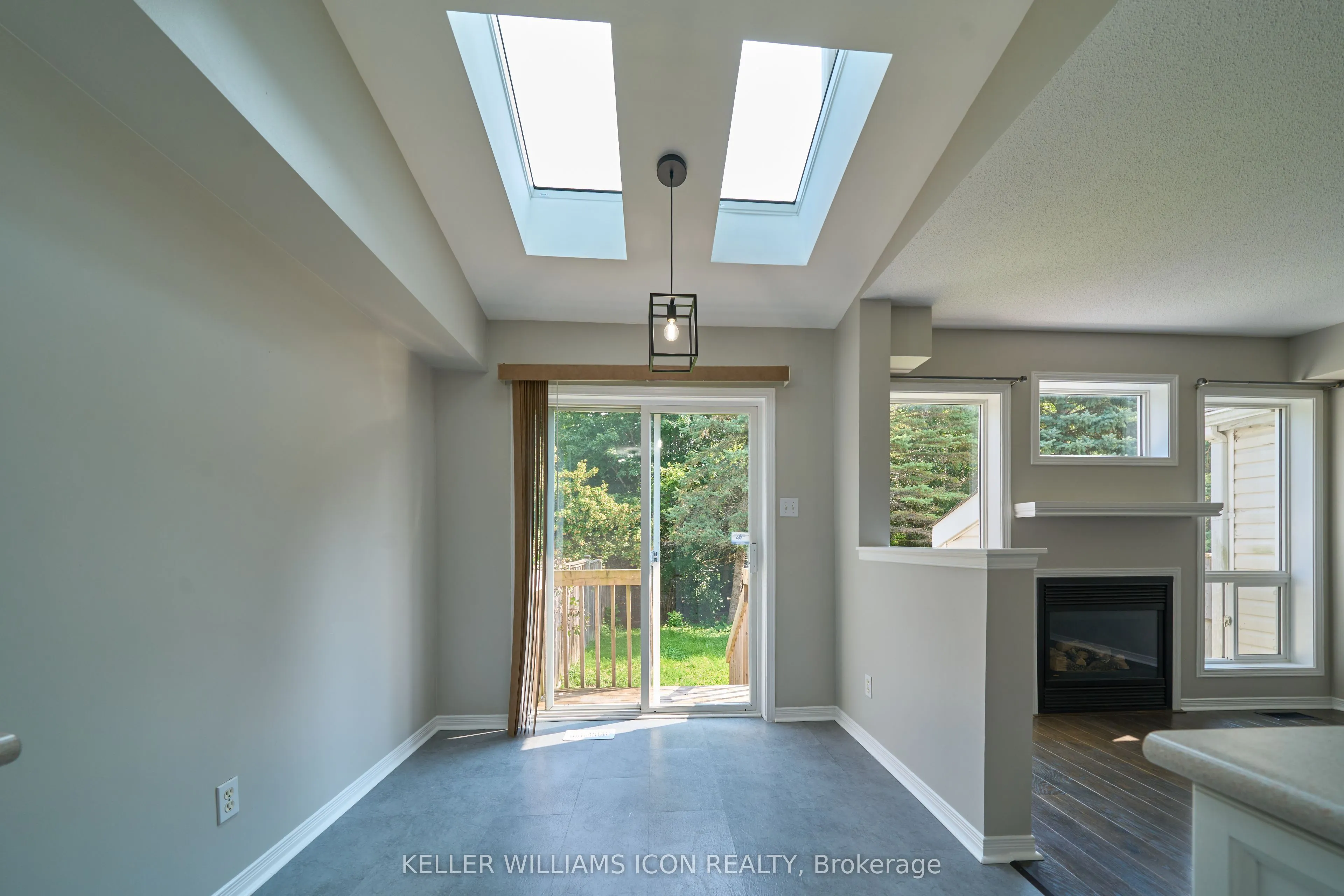71 Hemlo Crescent
