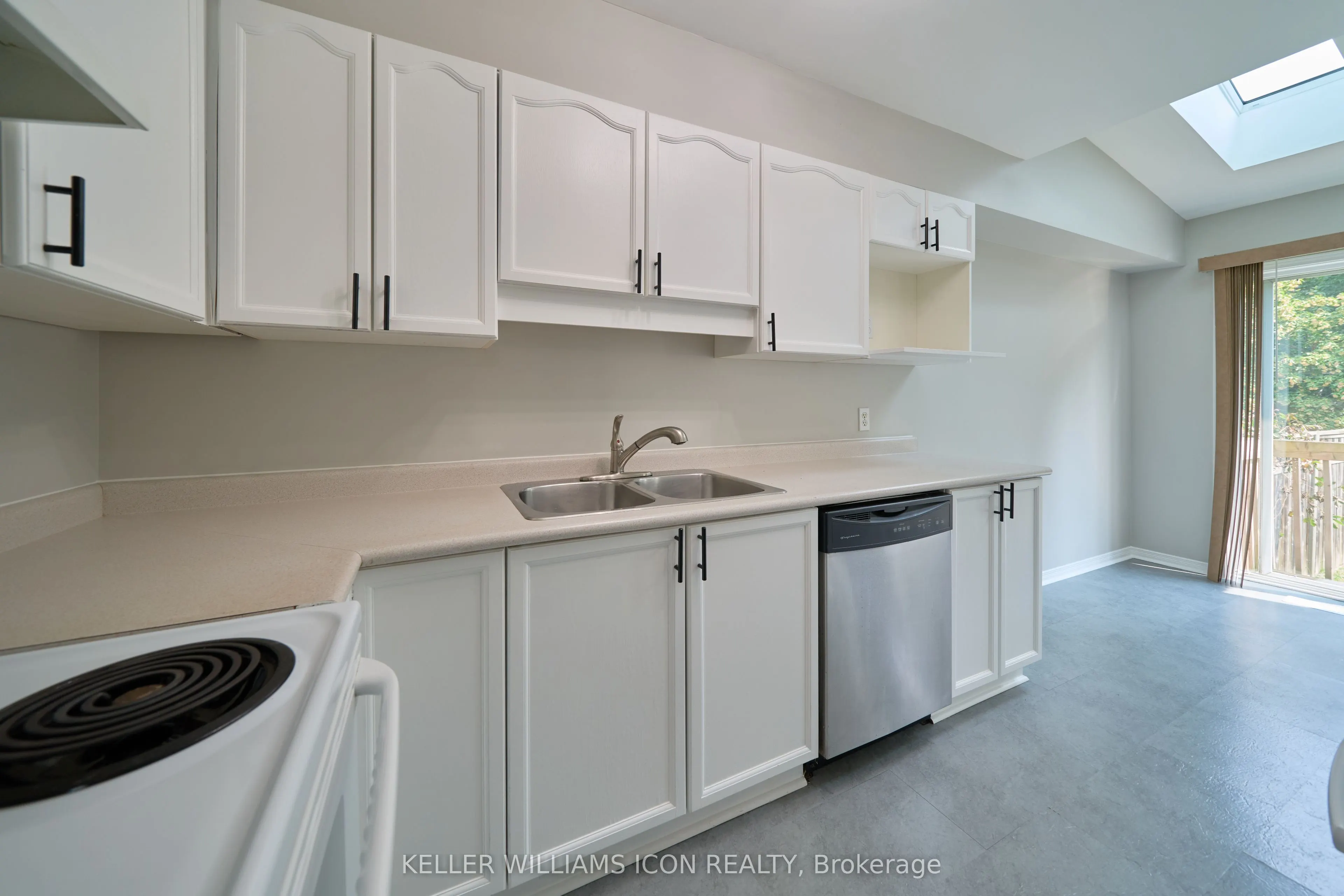 71 Hemlo Crescent