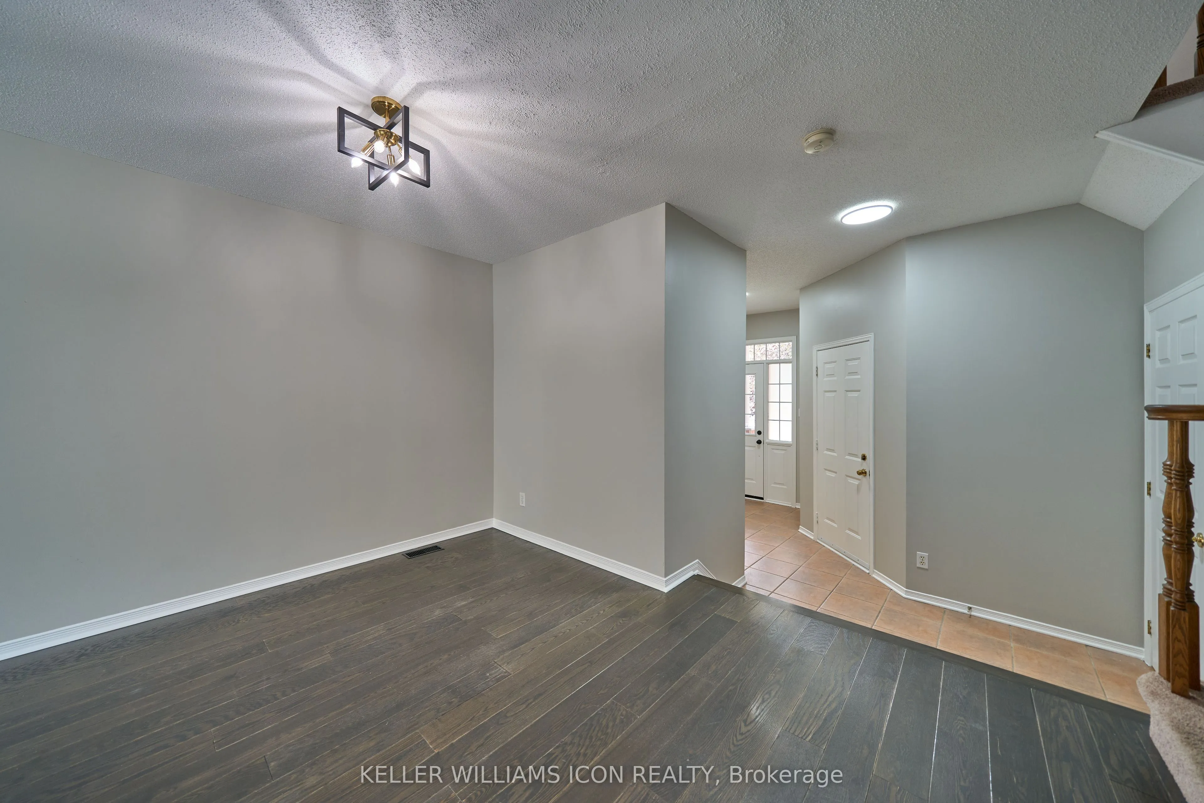 71 Hemlo Crescent