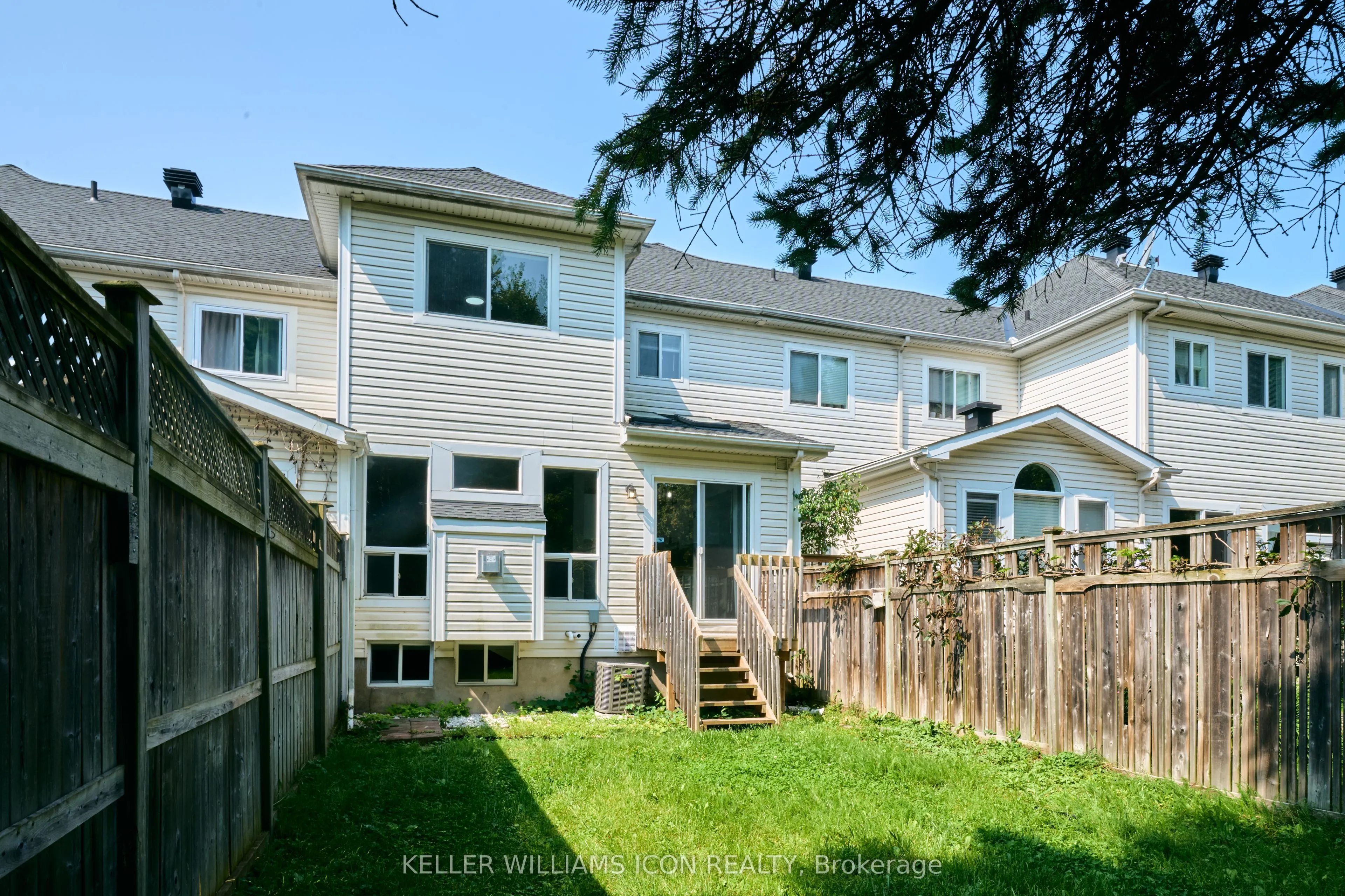 71 Hemlo Crescent