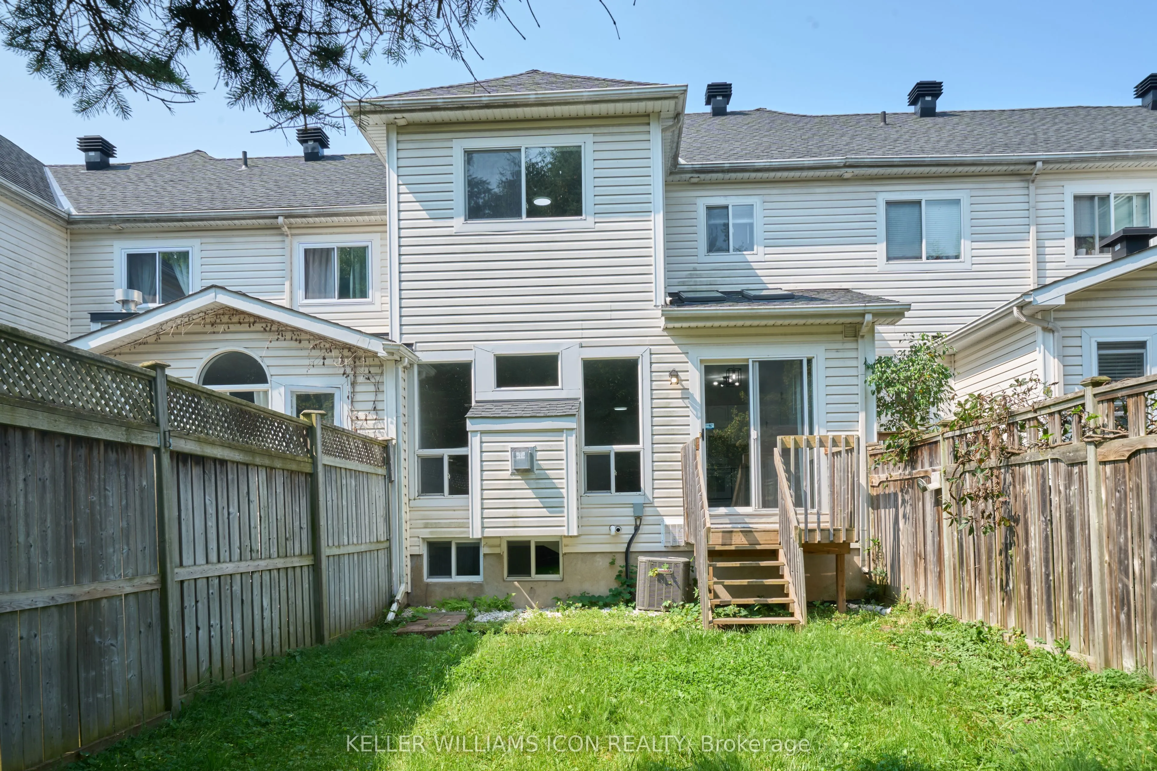 71 Hemlo Crescent