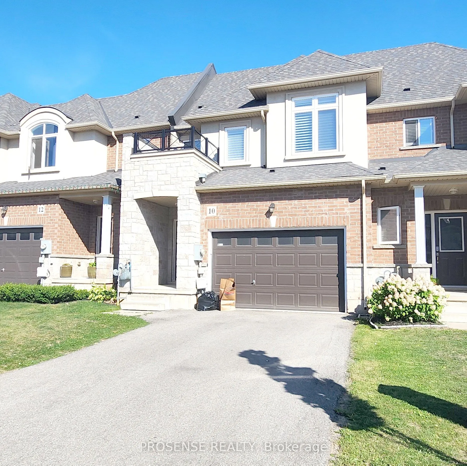 10 pinot Crescent