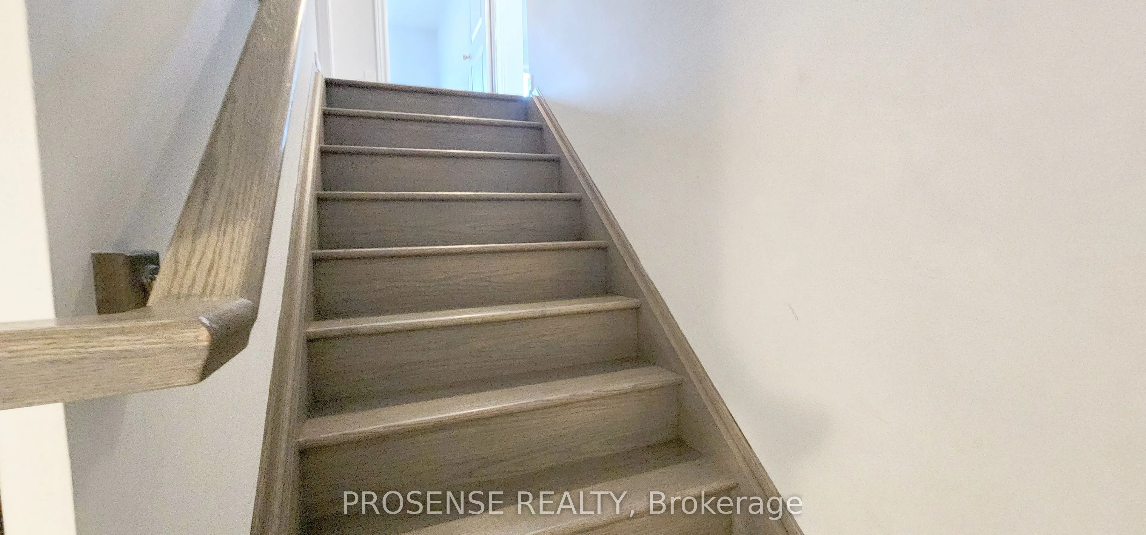 10 pinot Crescent