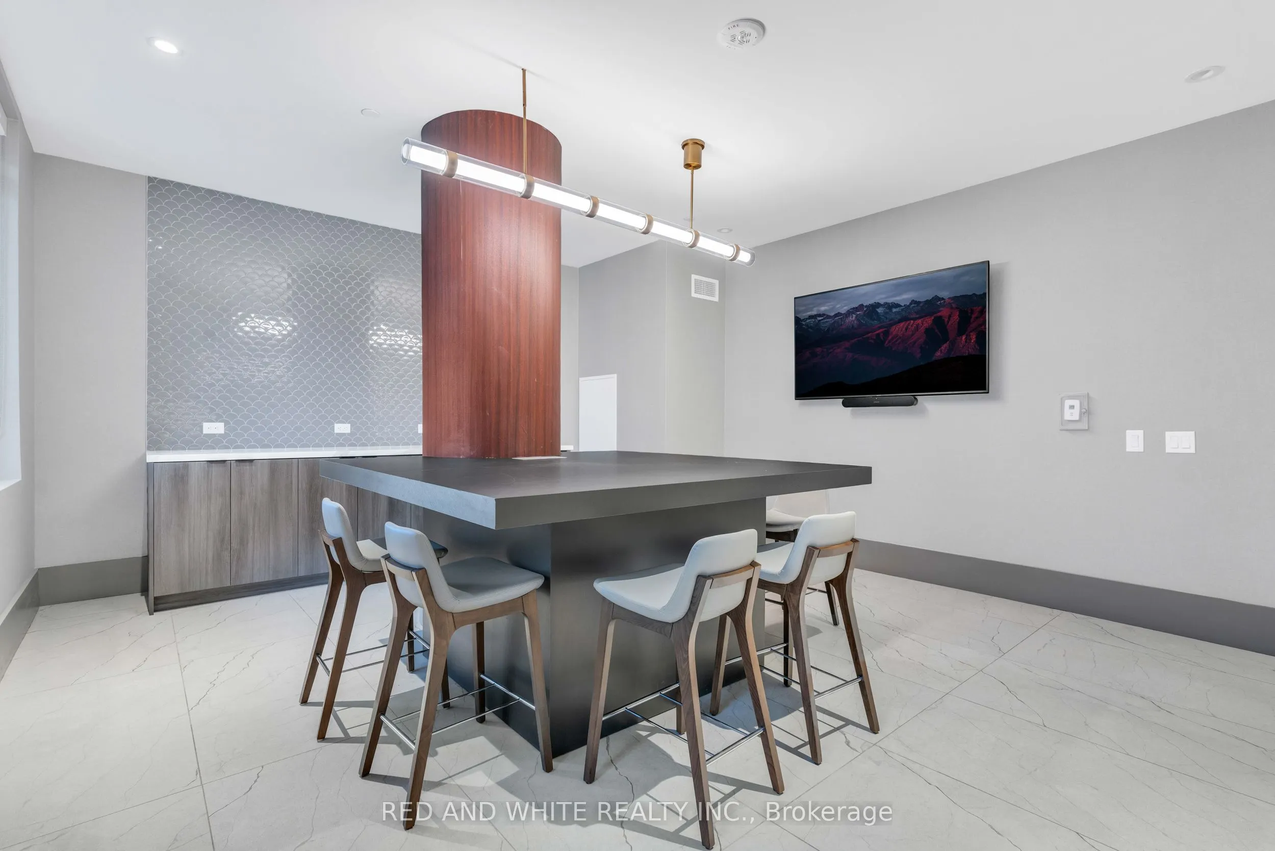 55 Duke Street W, #1308