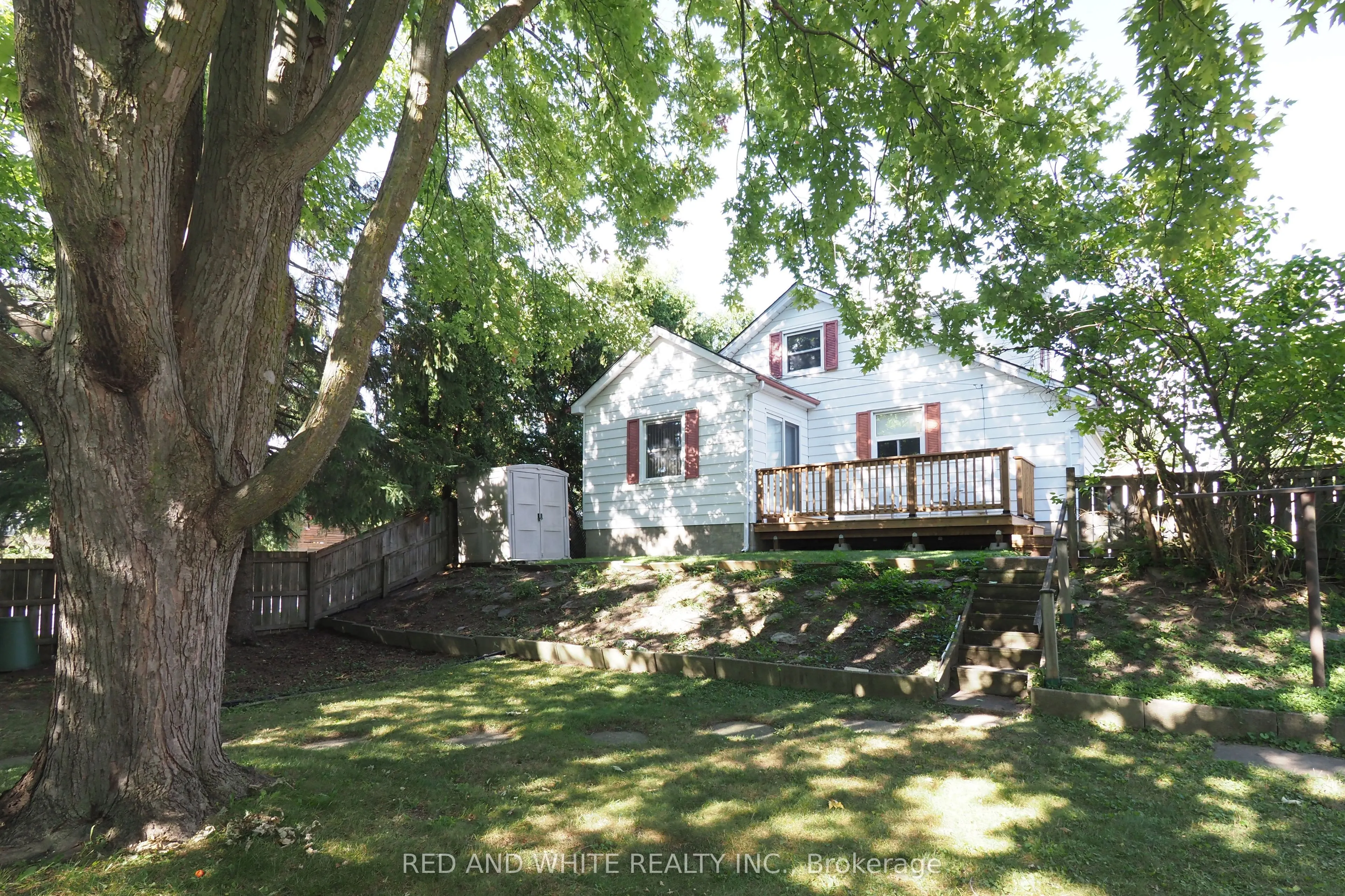 111 North Drive N