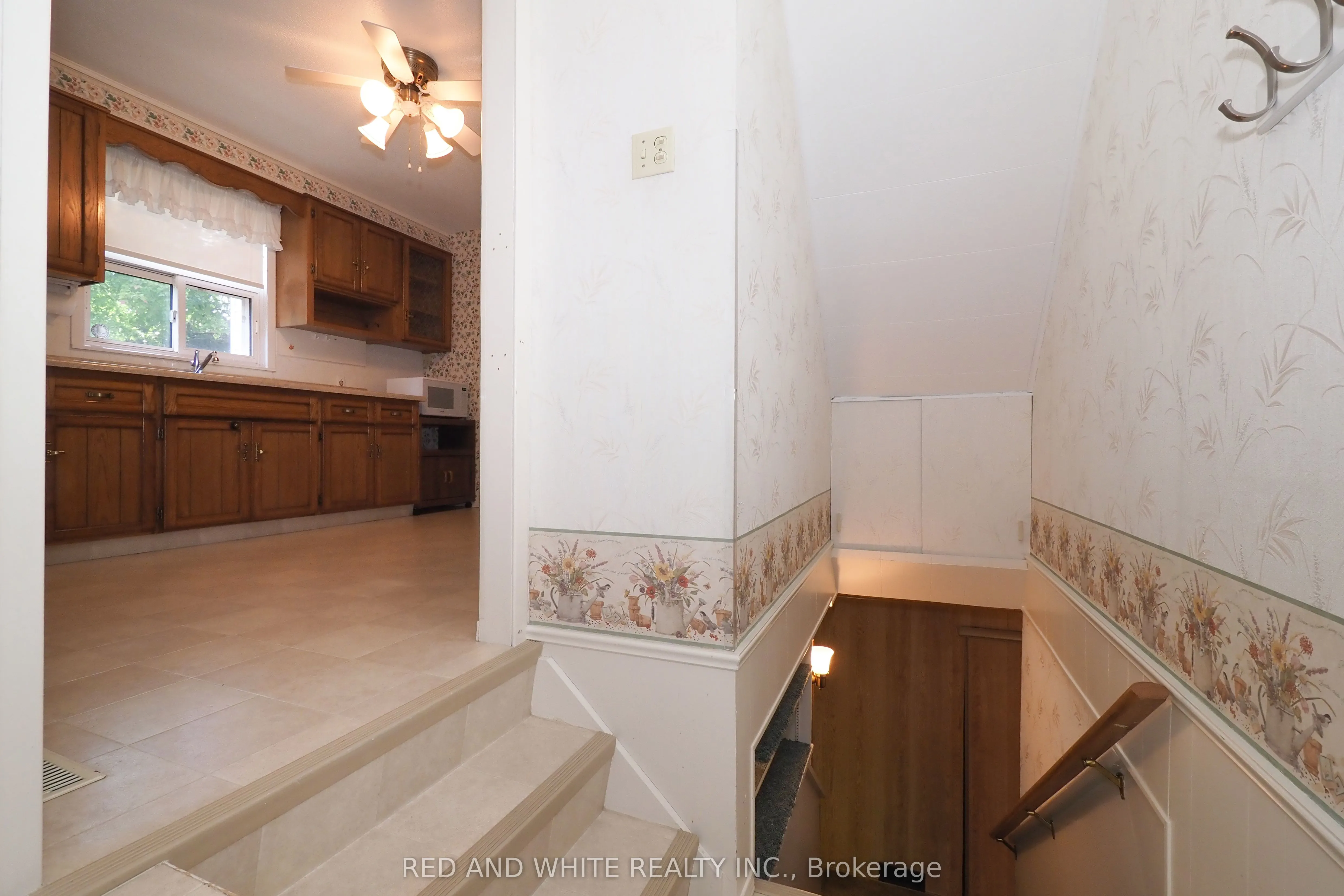 111 North Drive N