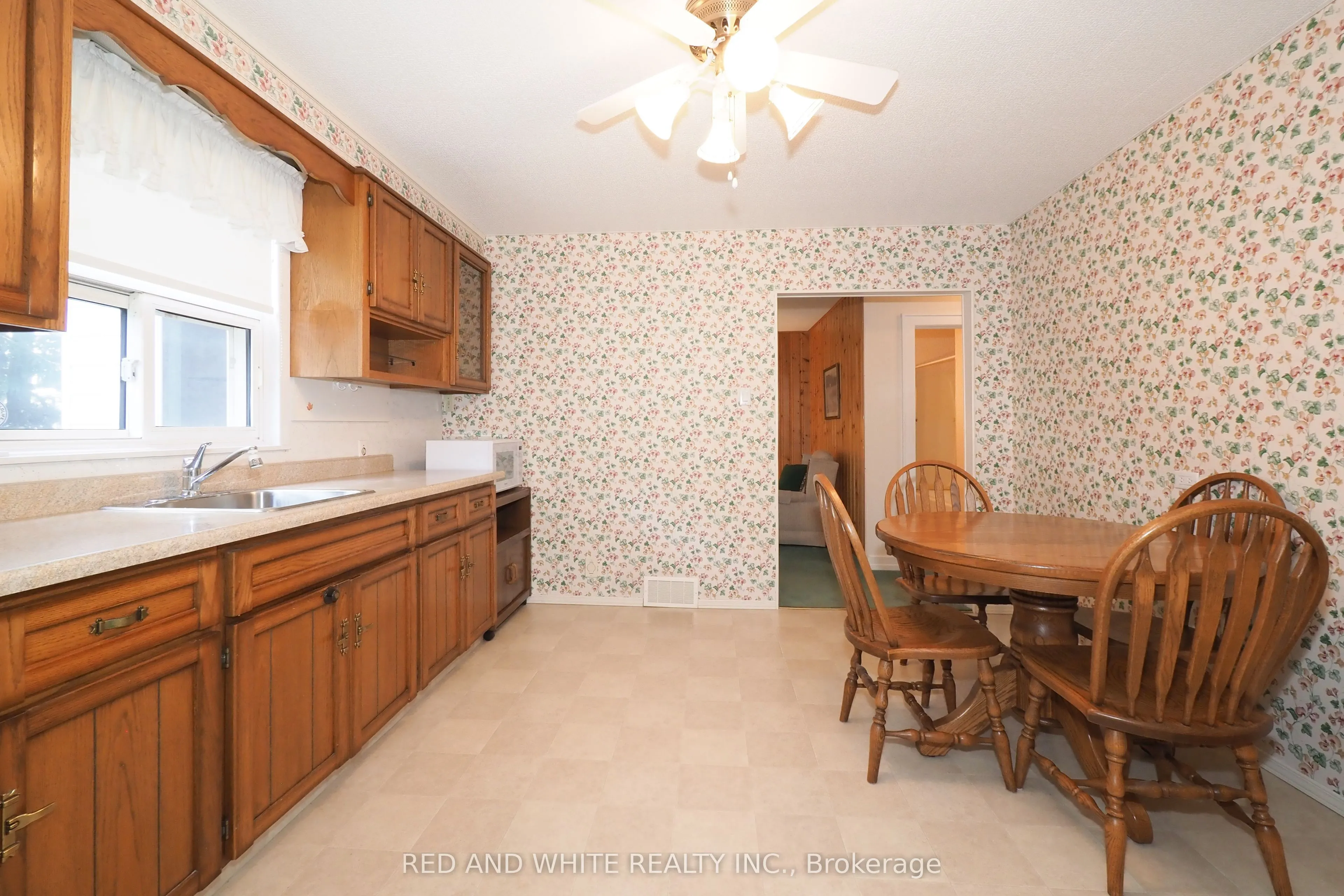 111 North Drive N