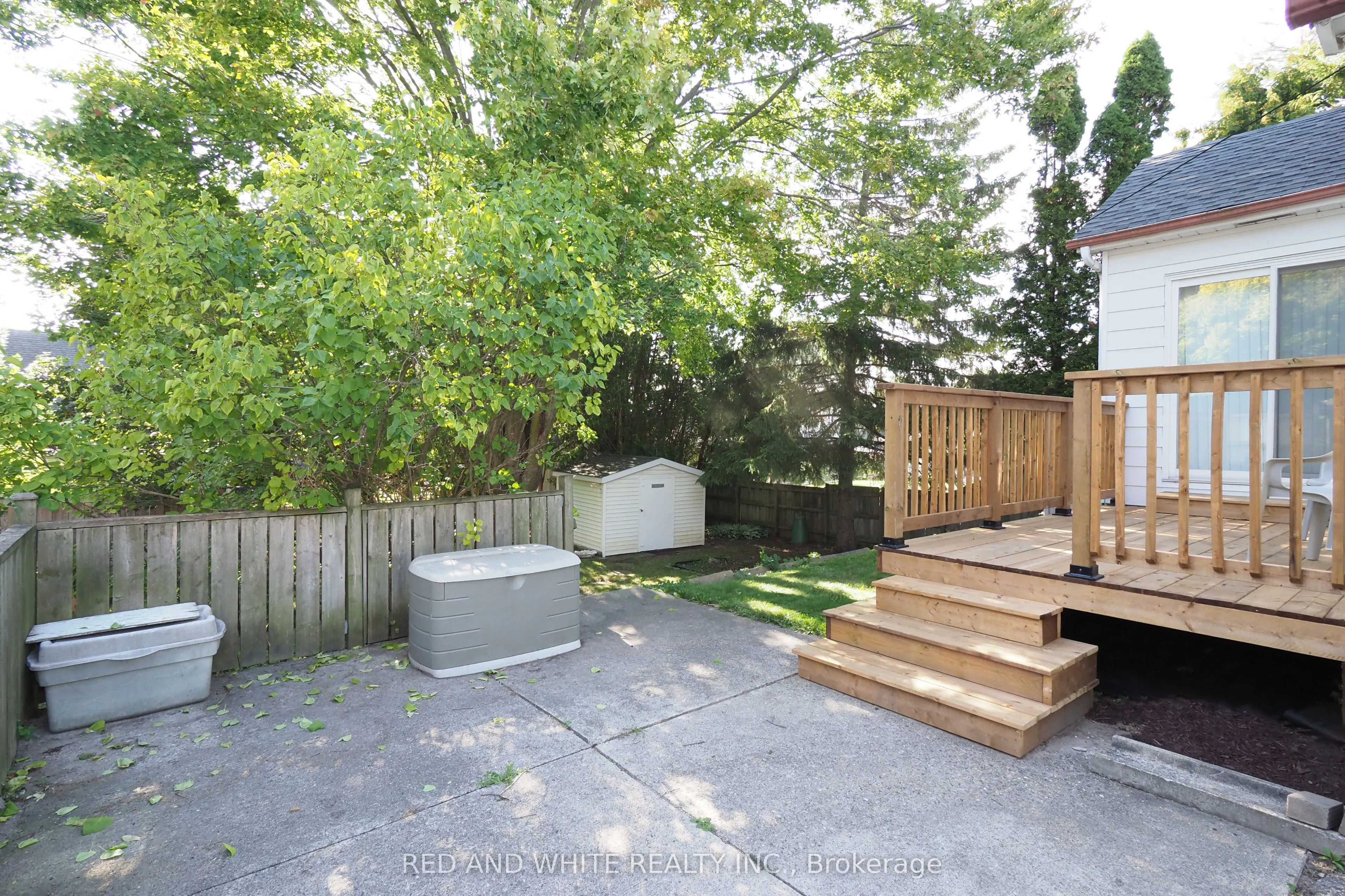 111 North Drive N