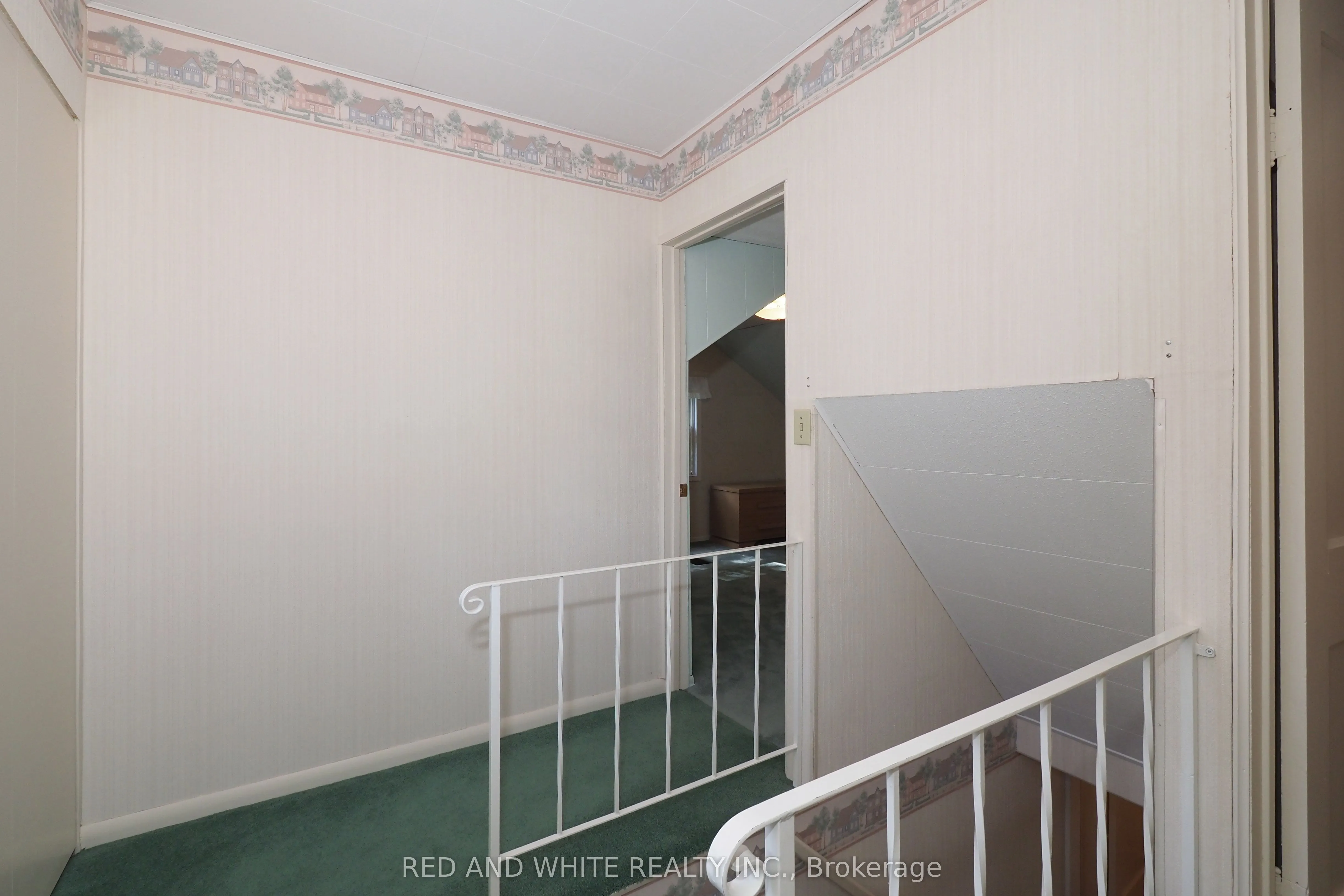 111 North Drive N