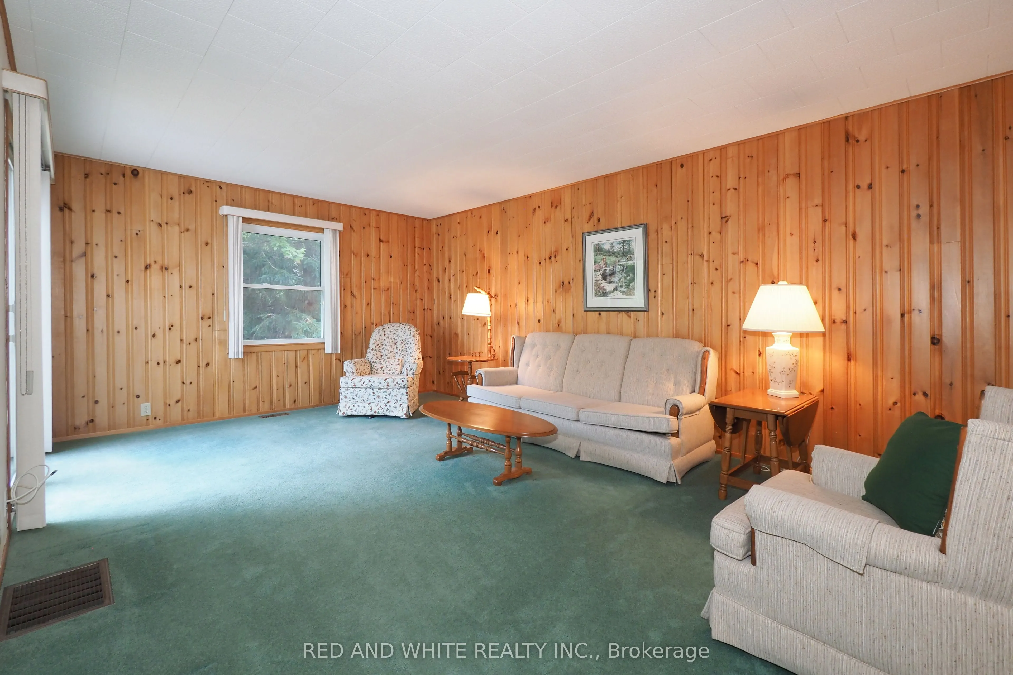 111 North Drive N