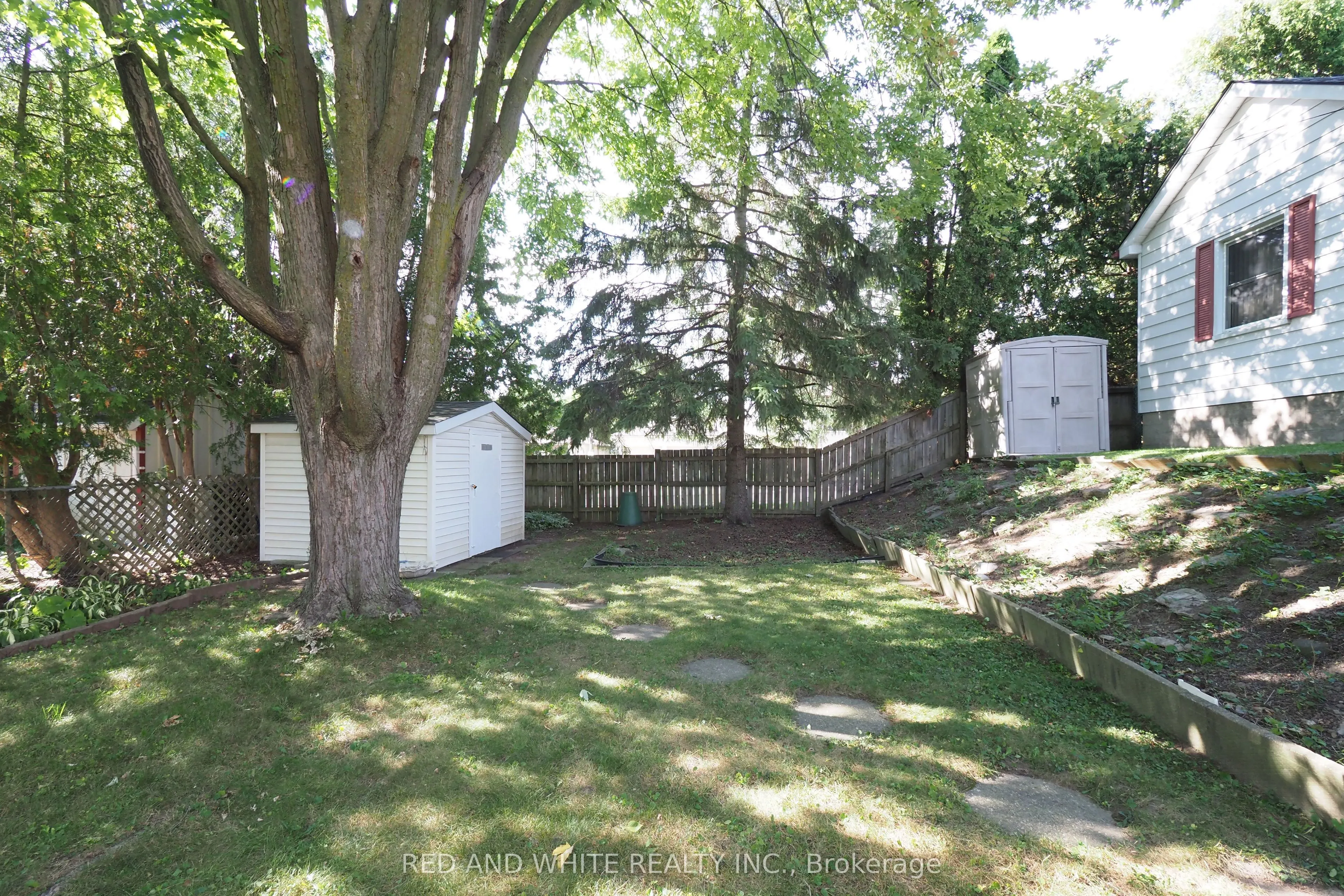 111 North Drive N