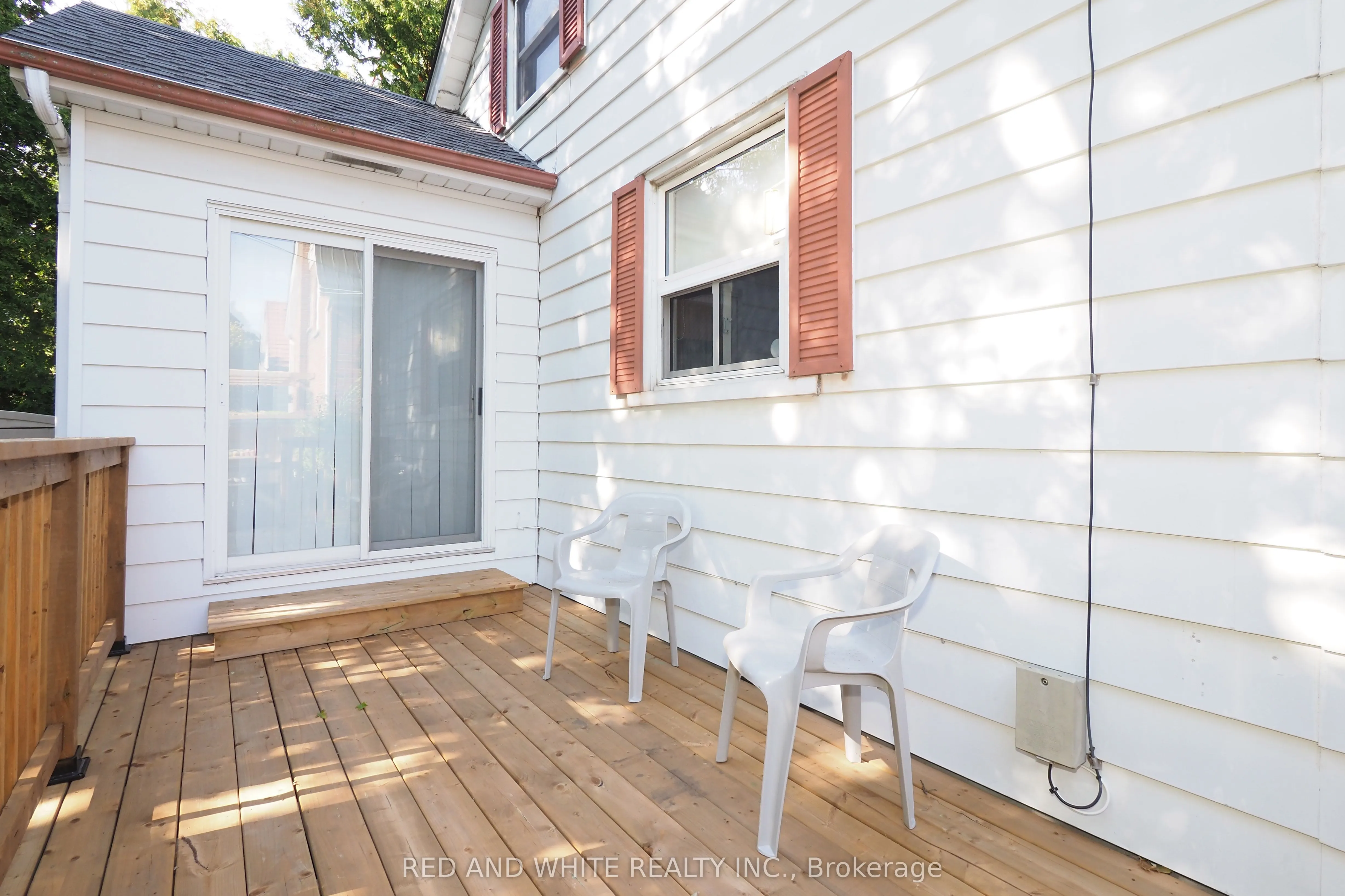 111 North Drive N