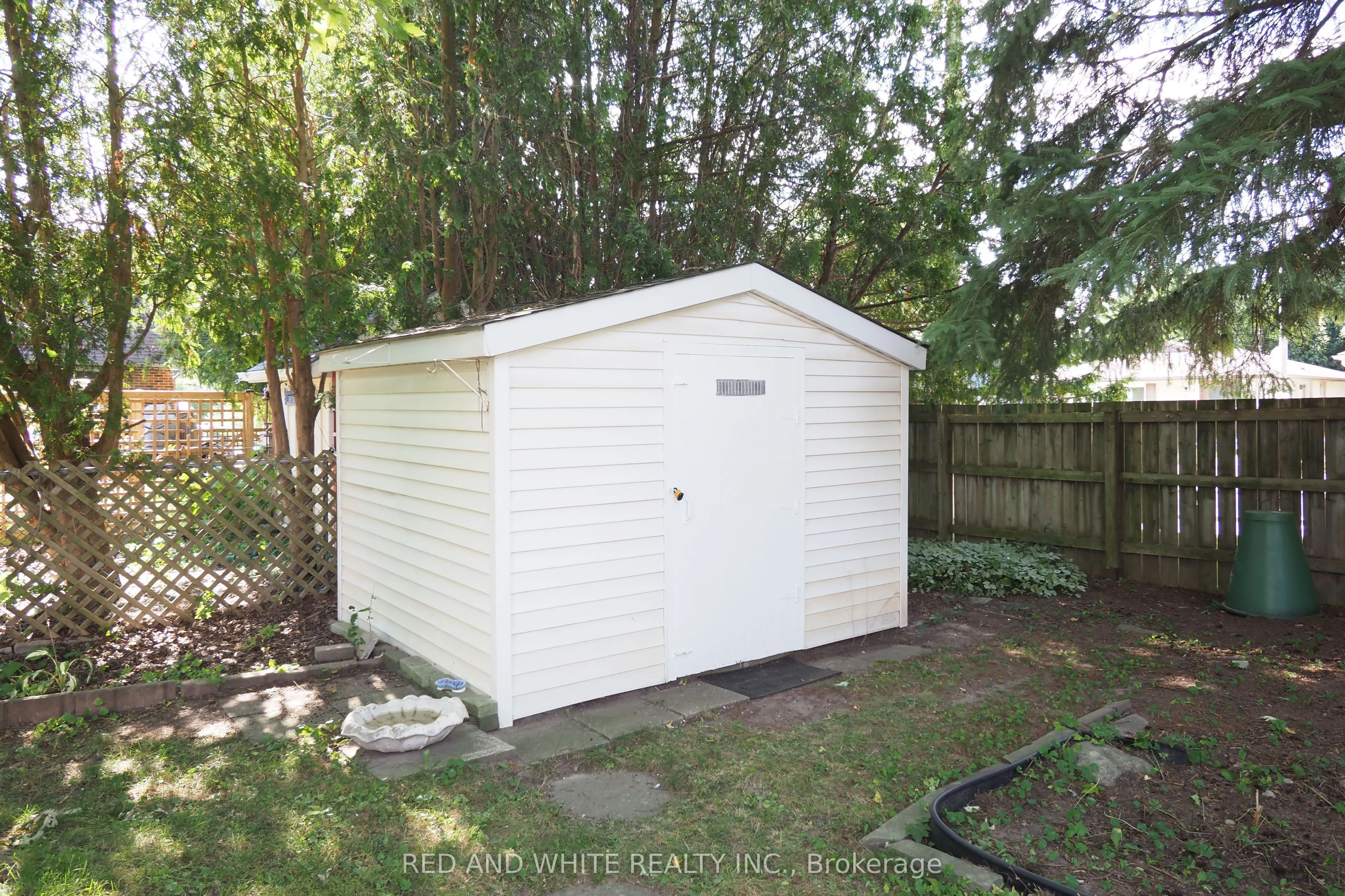 111 North Drive N