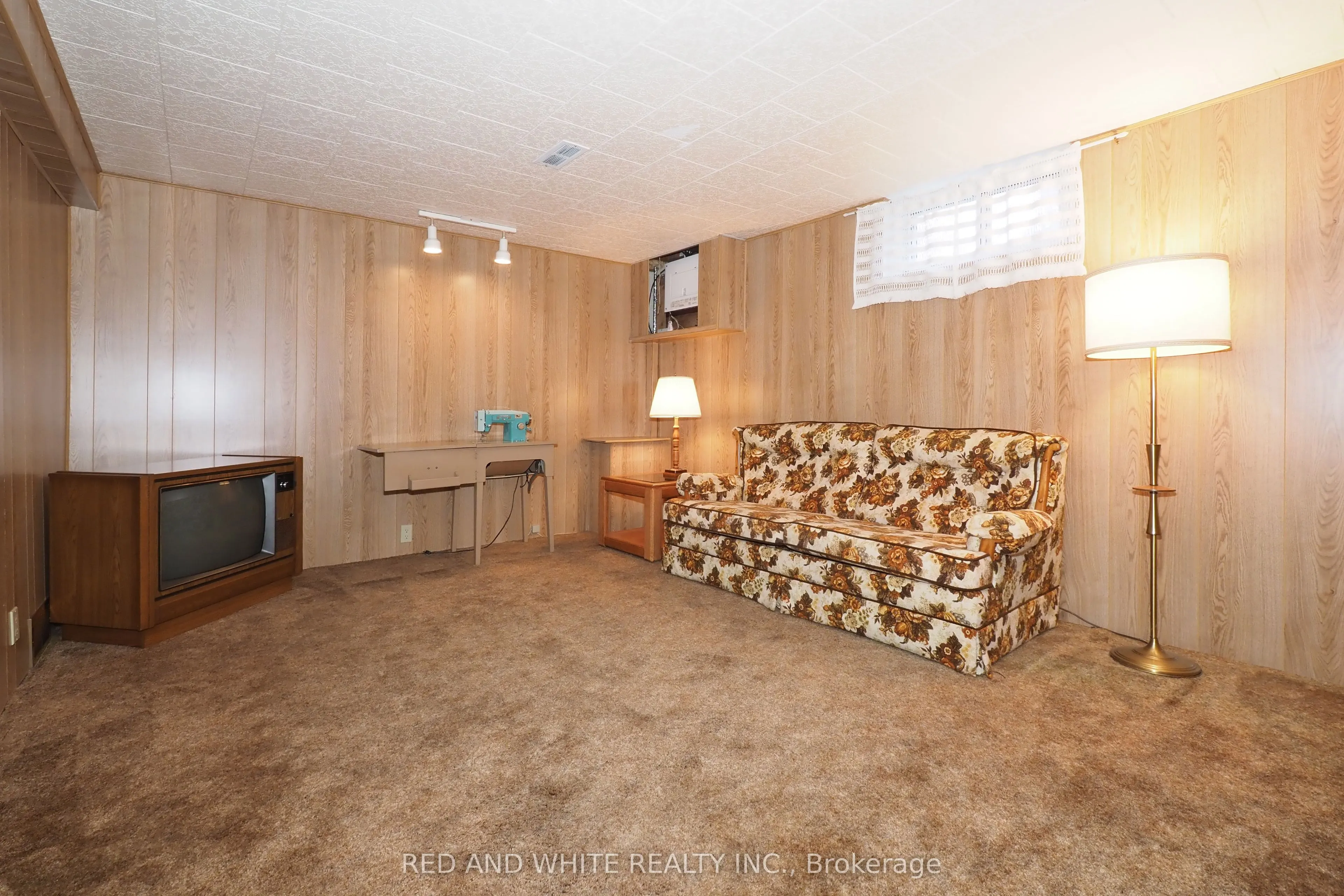 111 North Drive N
