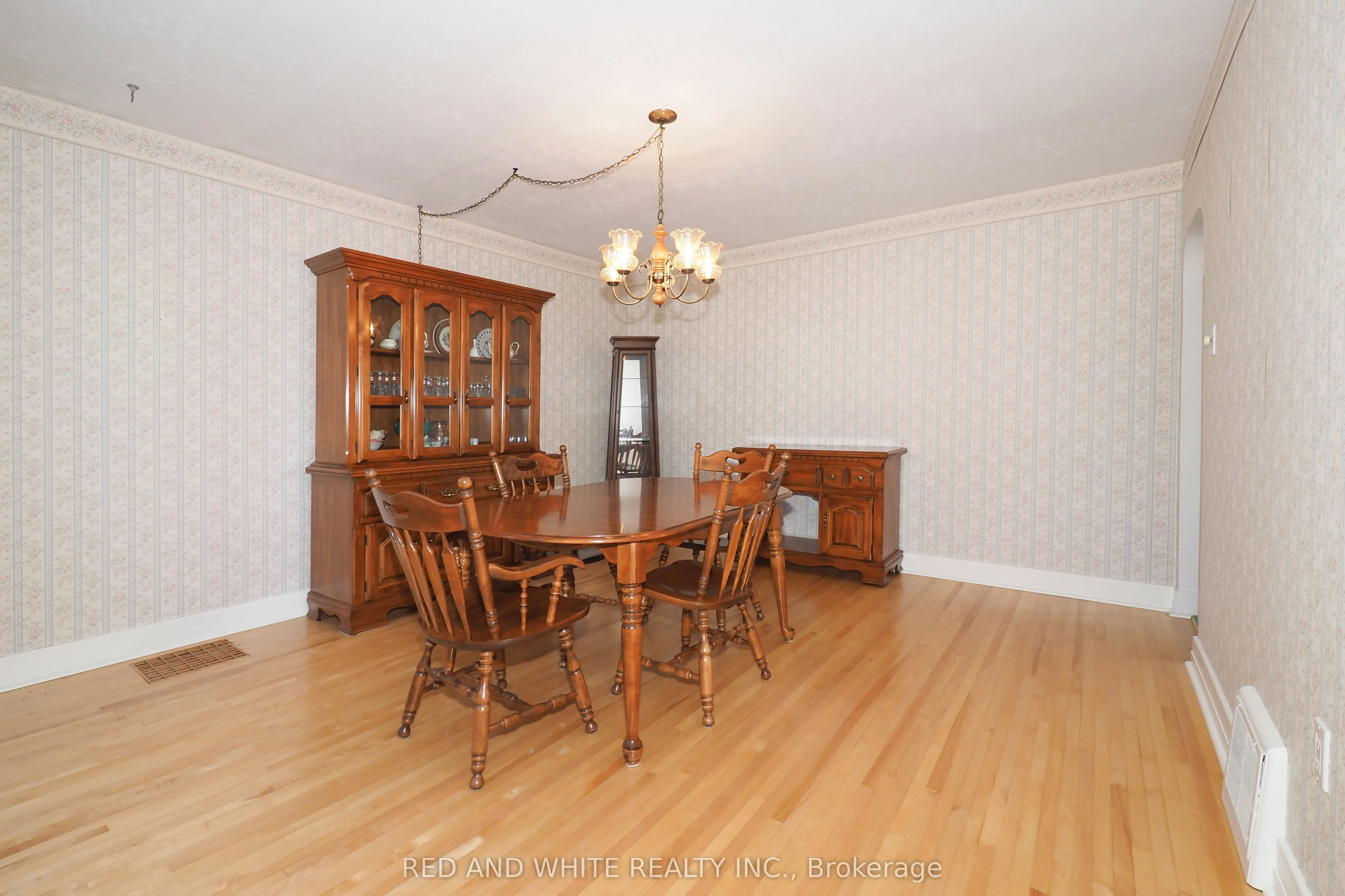 111 North Drive N
