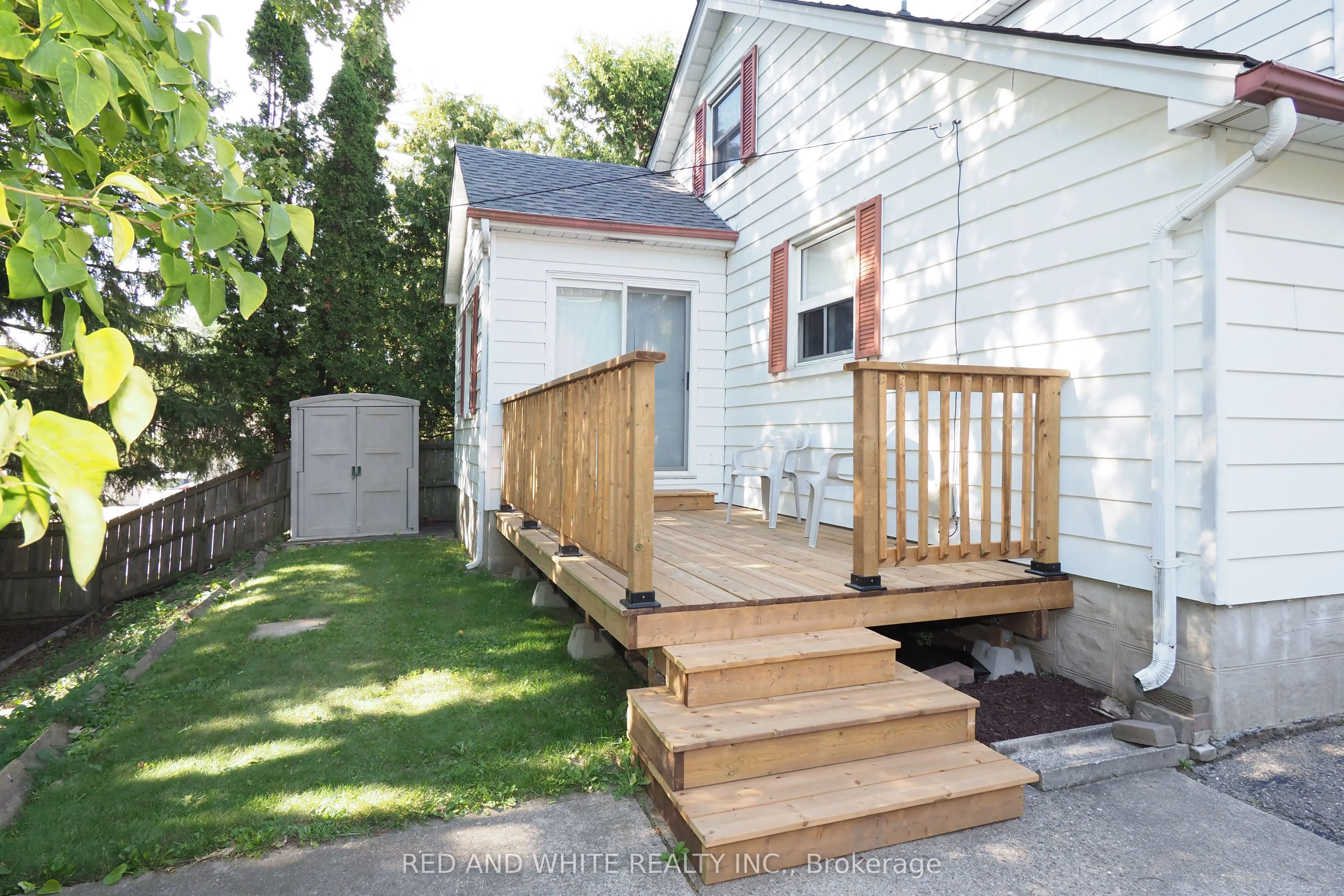 111 North Drive N